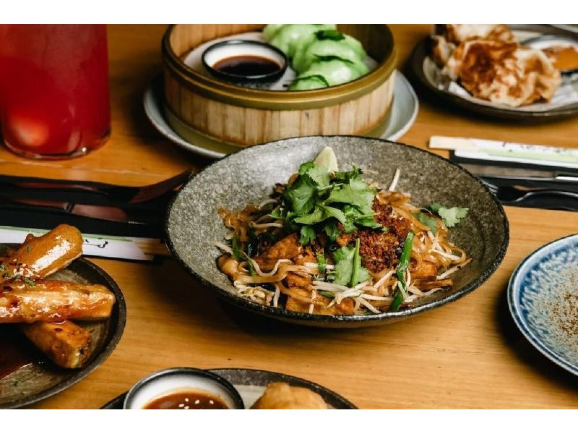 Well-established Asian Restaurant - 676618 2