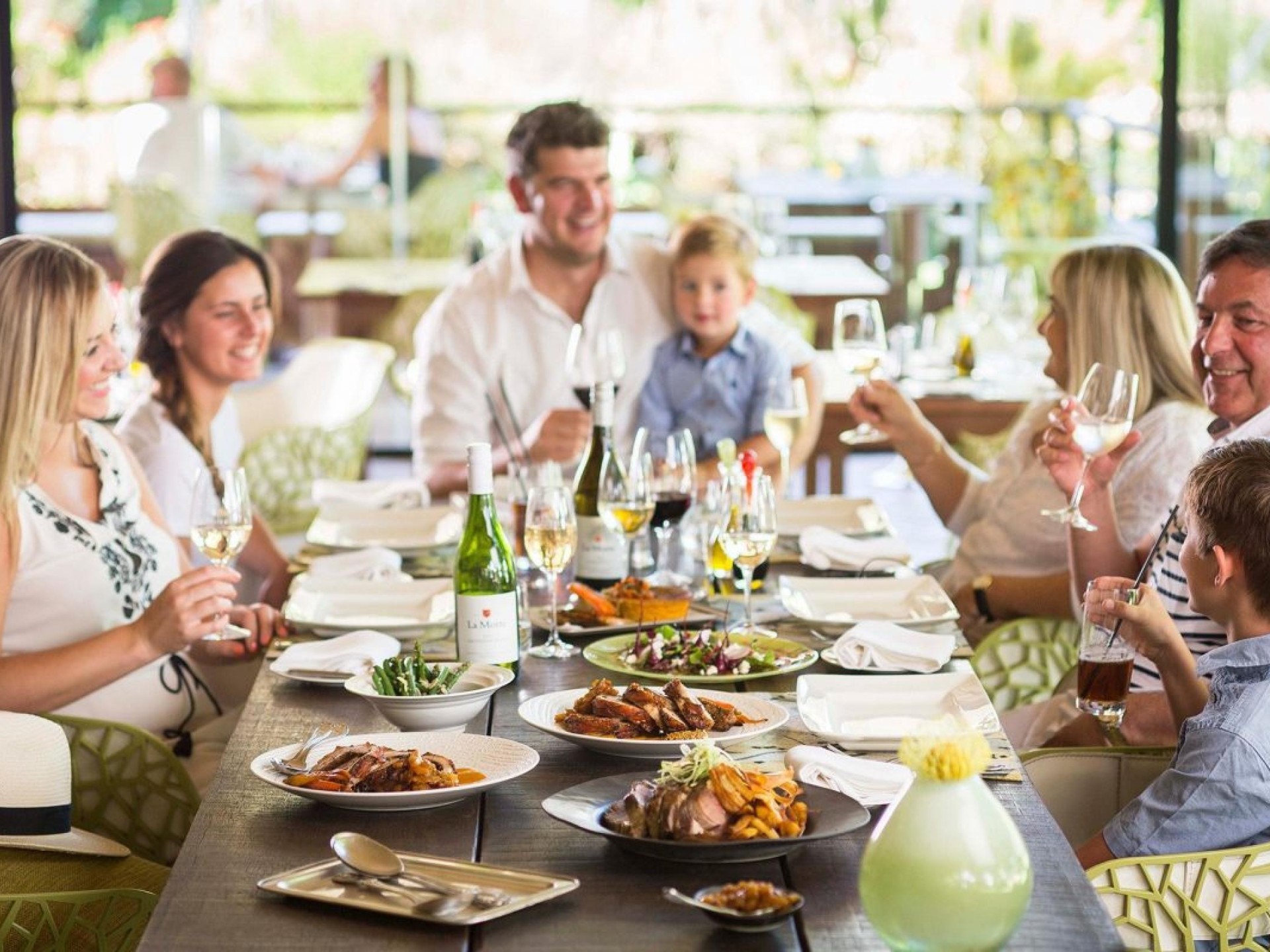 Stunning Suburban CafÉ / 676814 1