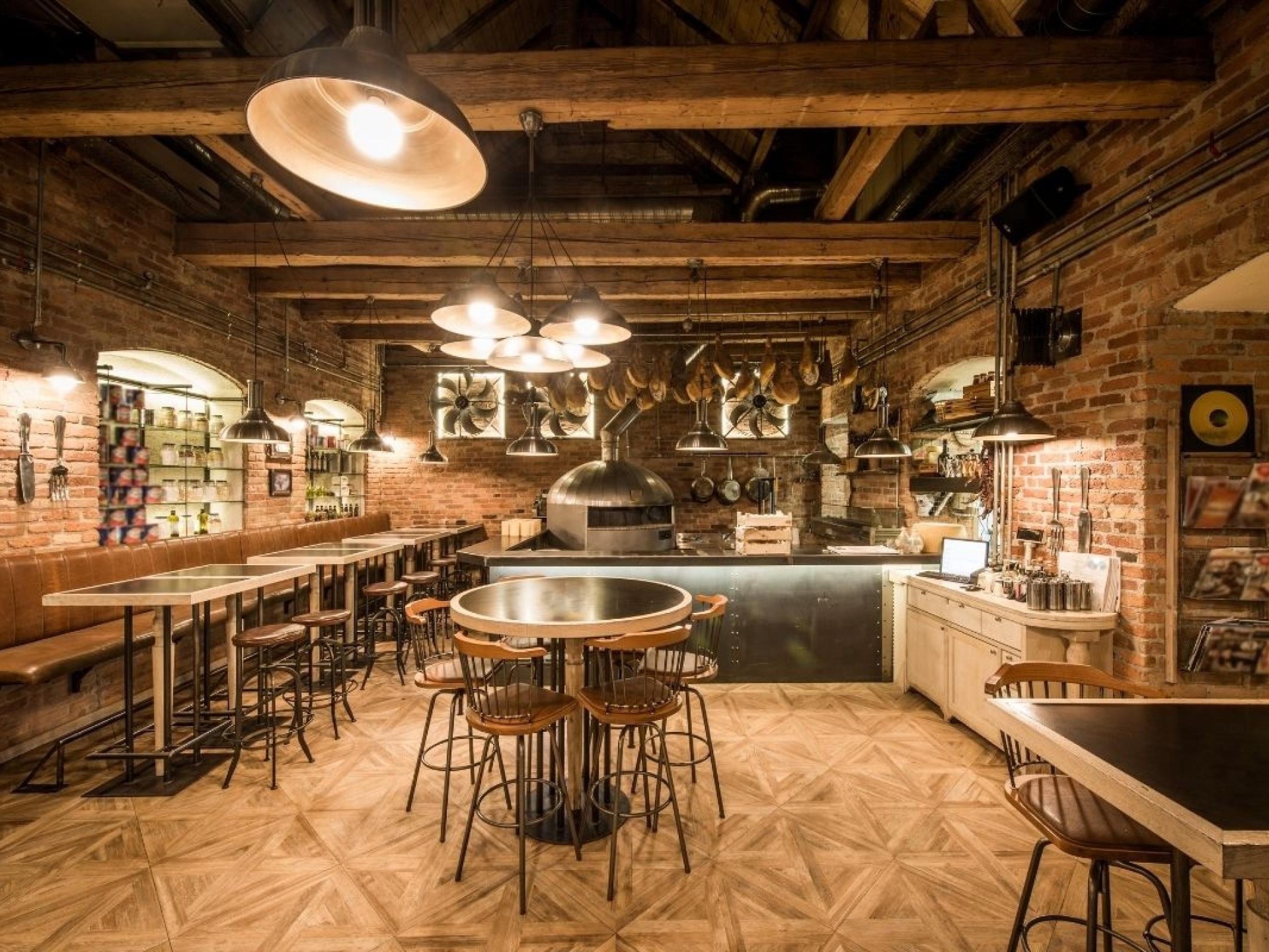 Premium Importer & Retailer 676994 2