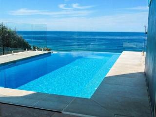 Import / Distribution of pool mosaics – wholesale - Perfect Bolt on Acqu...