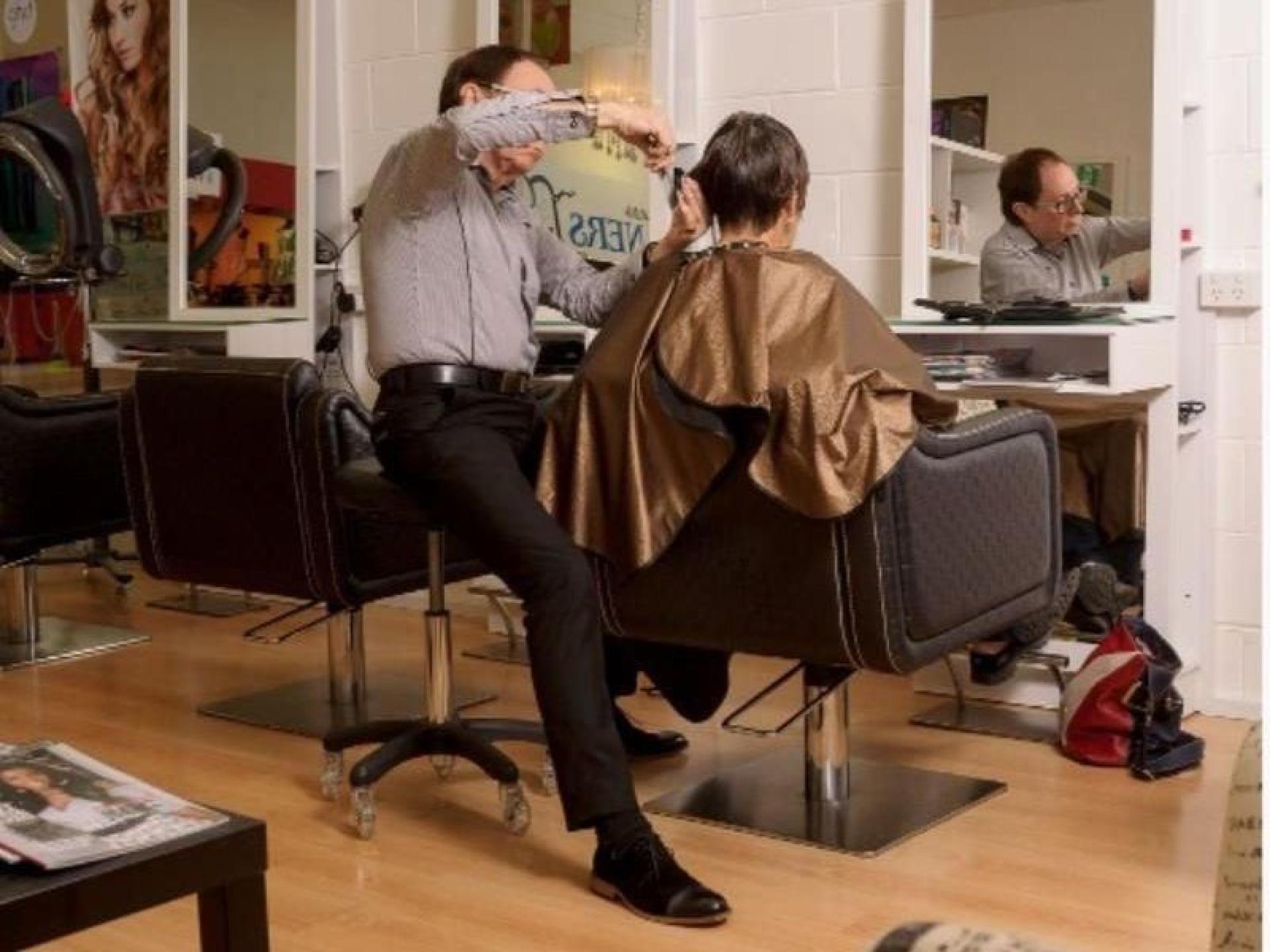 'sal Cheveux' Hair Salon 677427 3