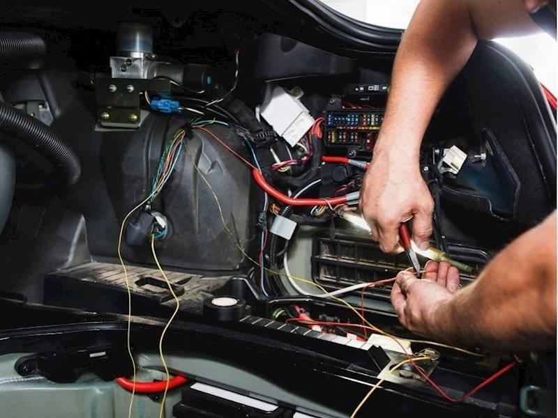 Auto Mechanical Workshop | 677492 2
