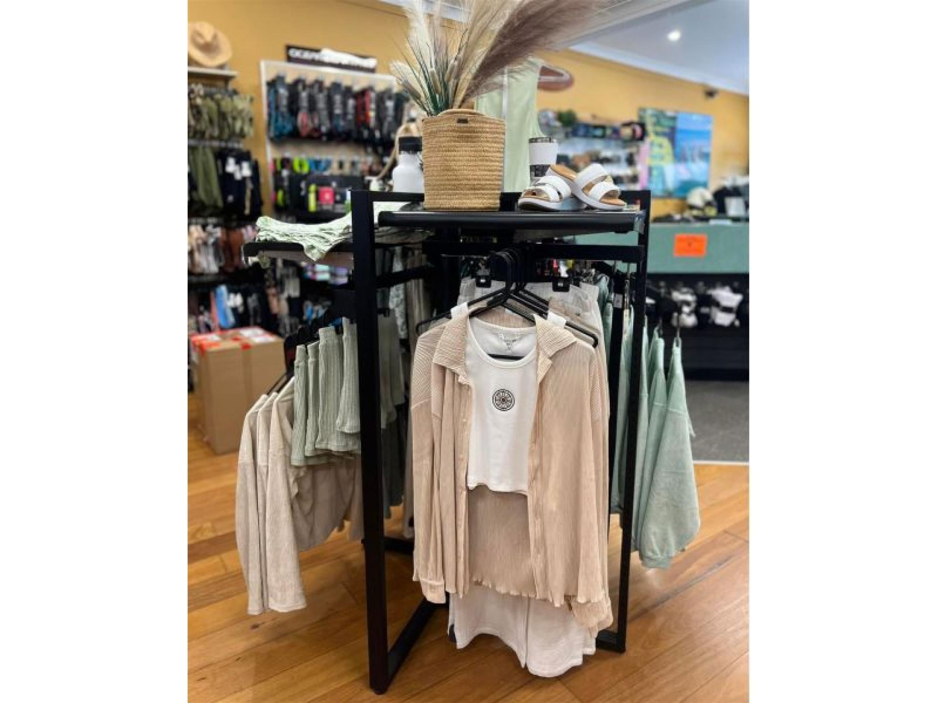 Popular Surf Retail Business 677535 2