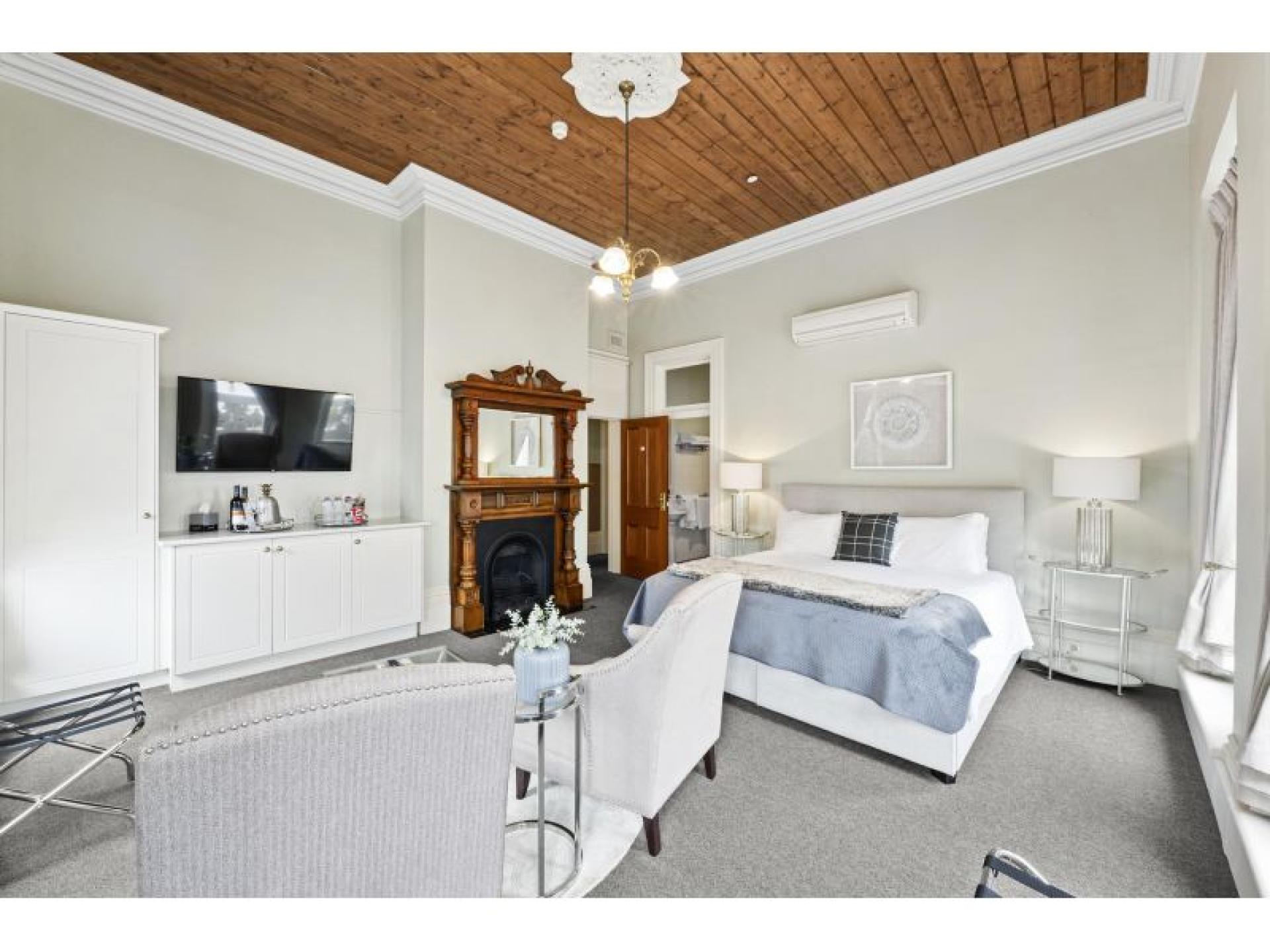 Leasehold - Bull & 678162 2