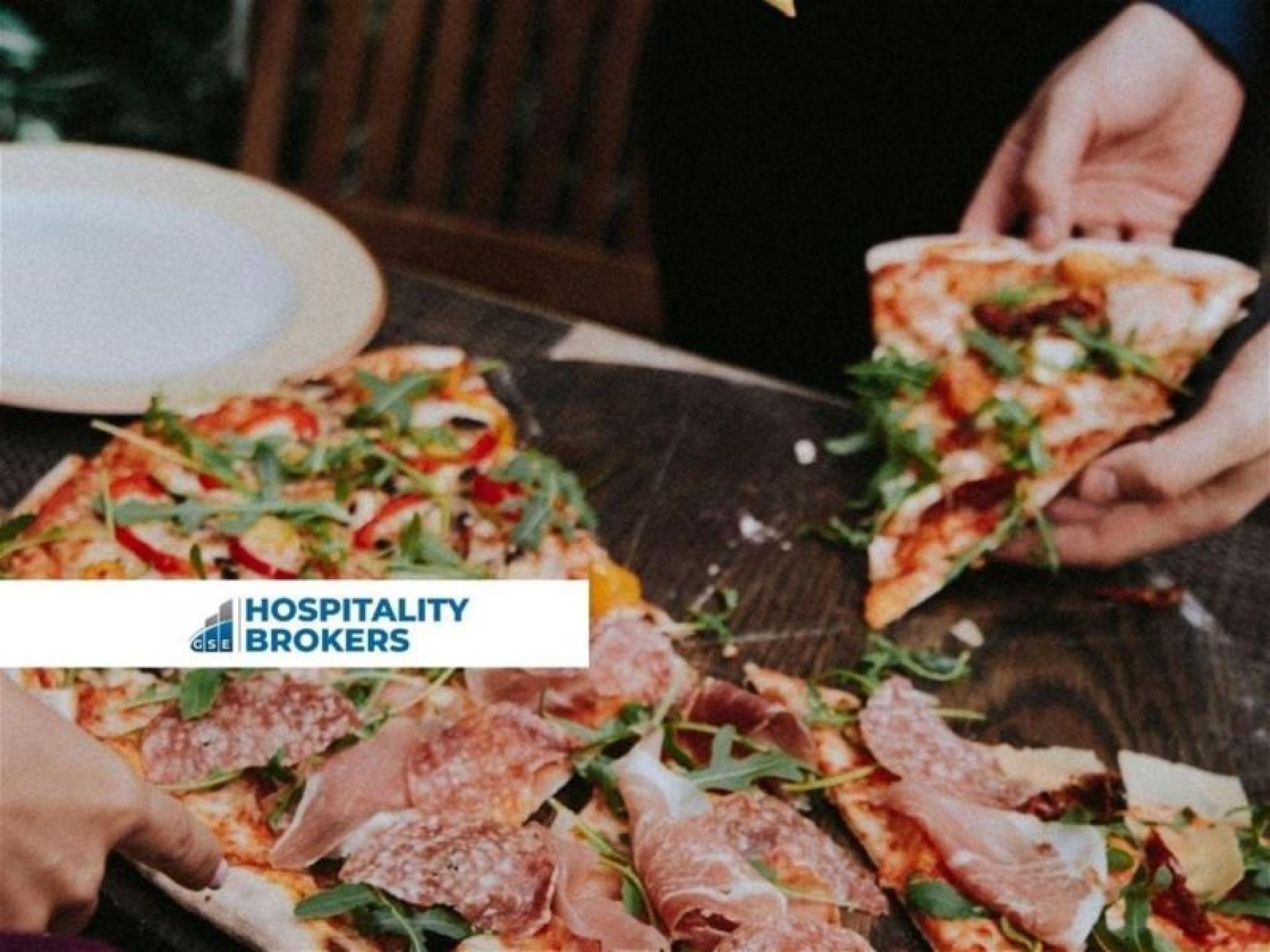 Pizza Restaurant Beachside Southern 678251 1