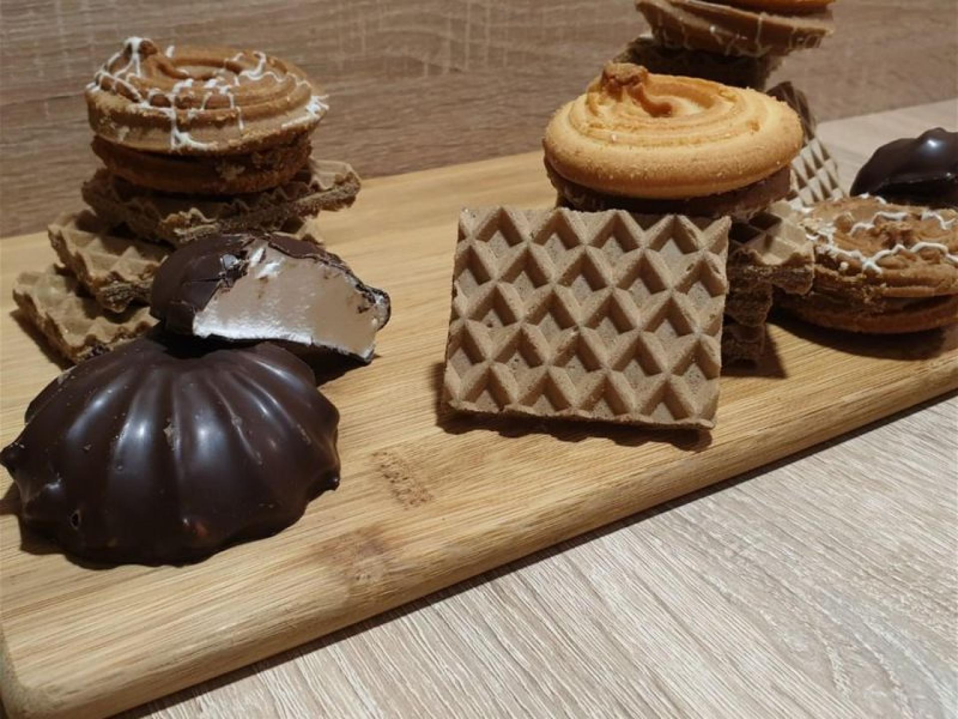 Established Confectionery Brand & 679073 2