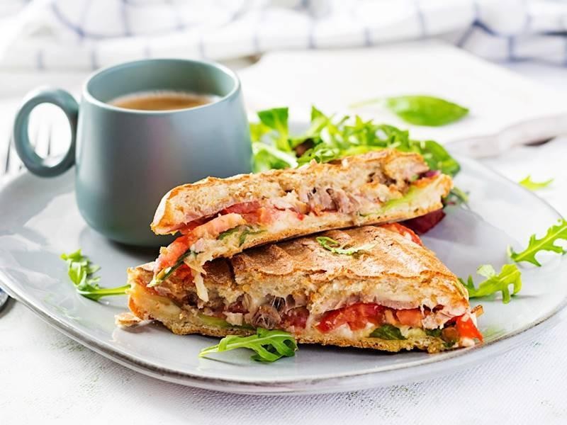 High-growth Sandwich & Coffee 679423 2