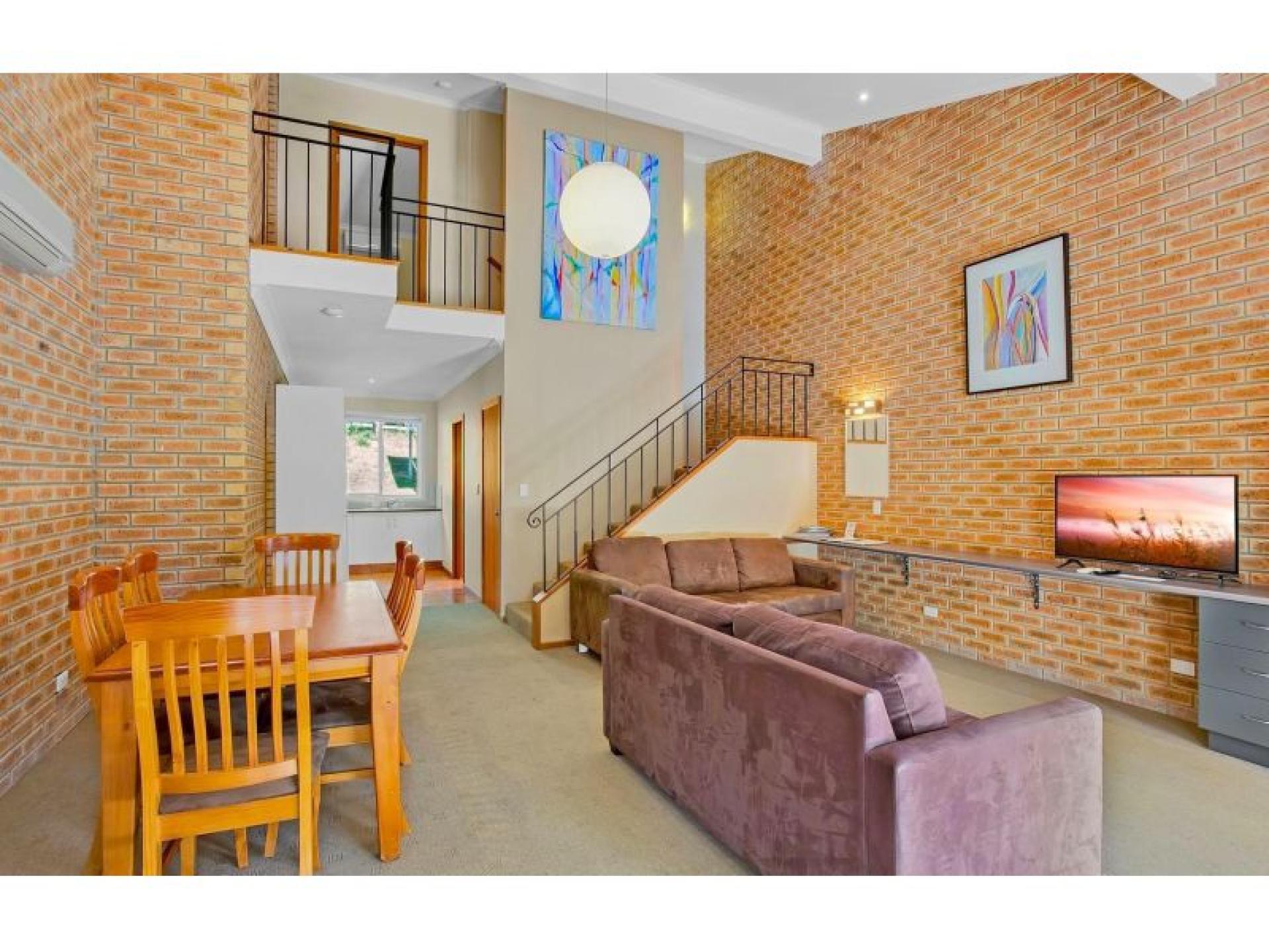 Freehold - Bright On 679638 2