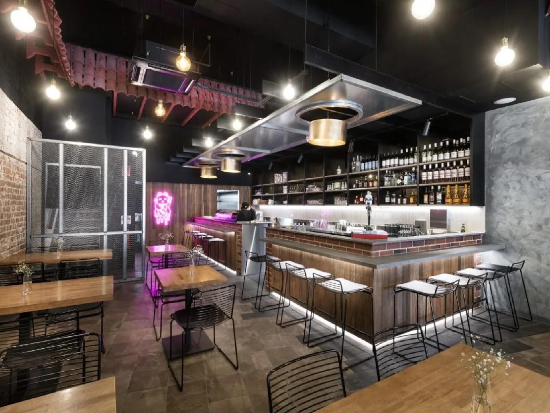 Well-established Restaurant In Bustling 679840 2