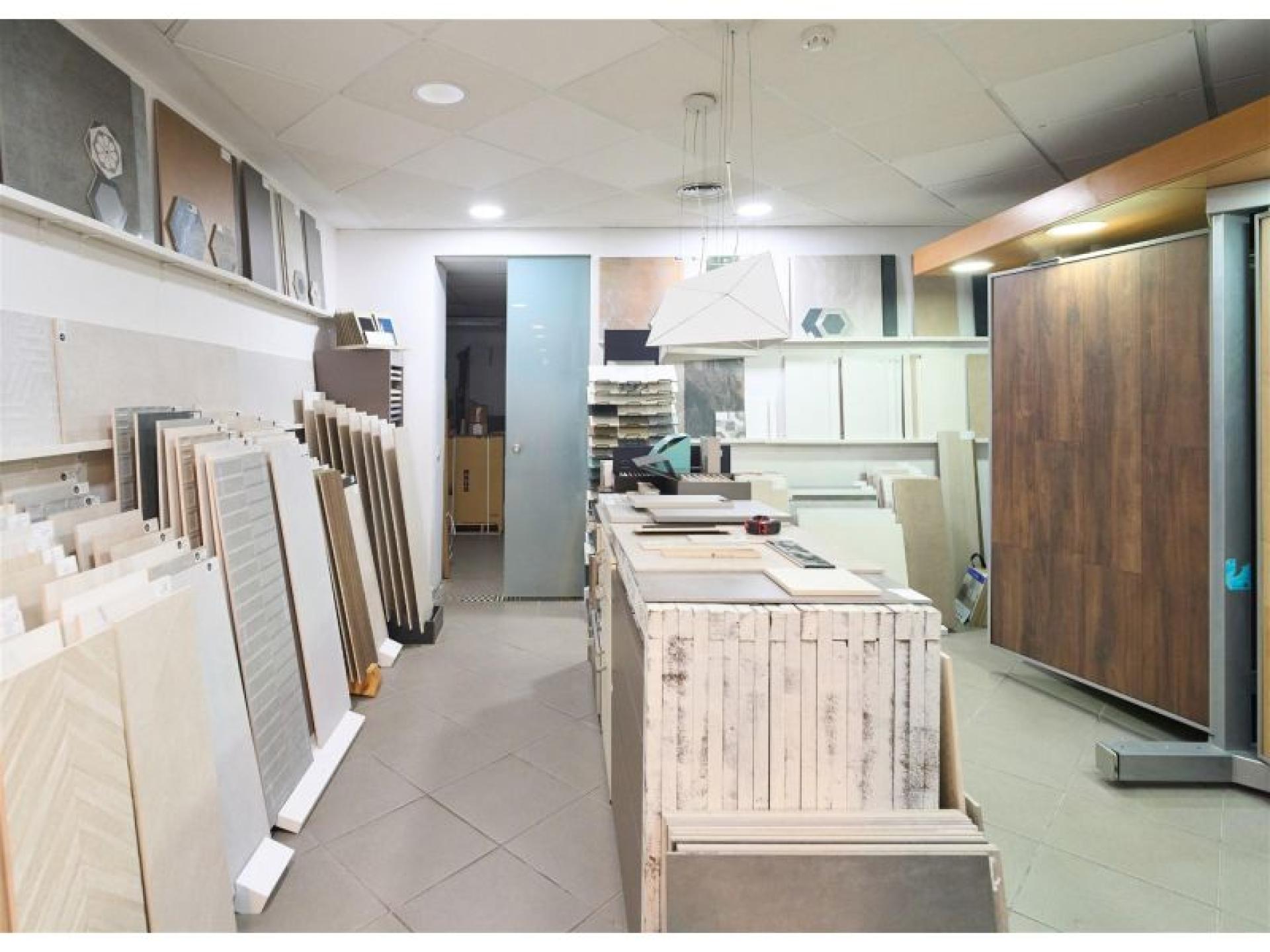 Family Owned Wholesale/ Retail 680550 1