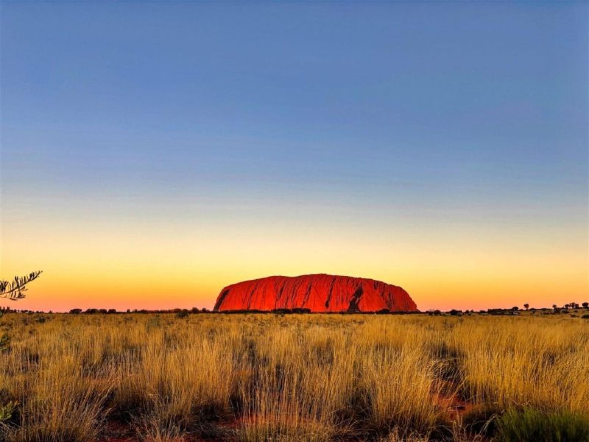 Central Australia Tour Business 680702 1
