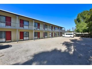 24 - ROOM REGIONAL MOTEL - NSW