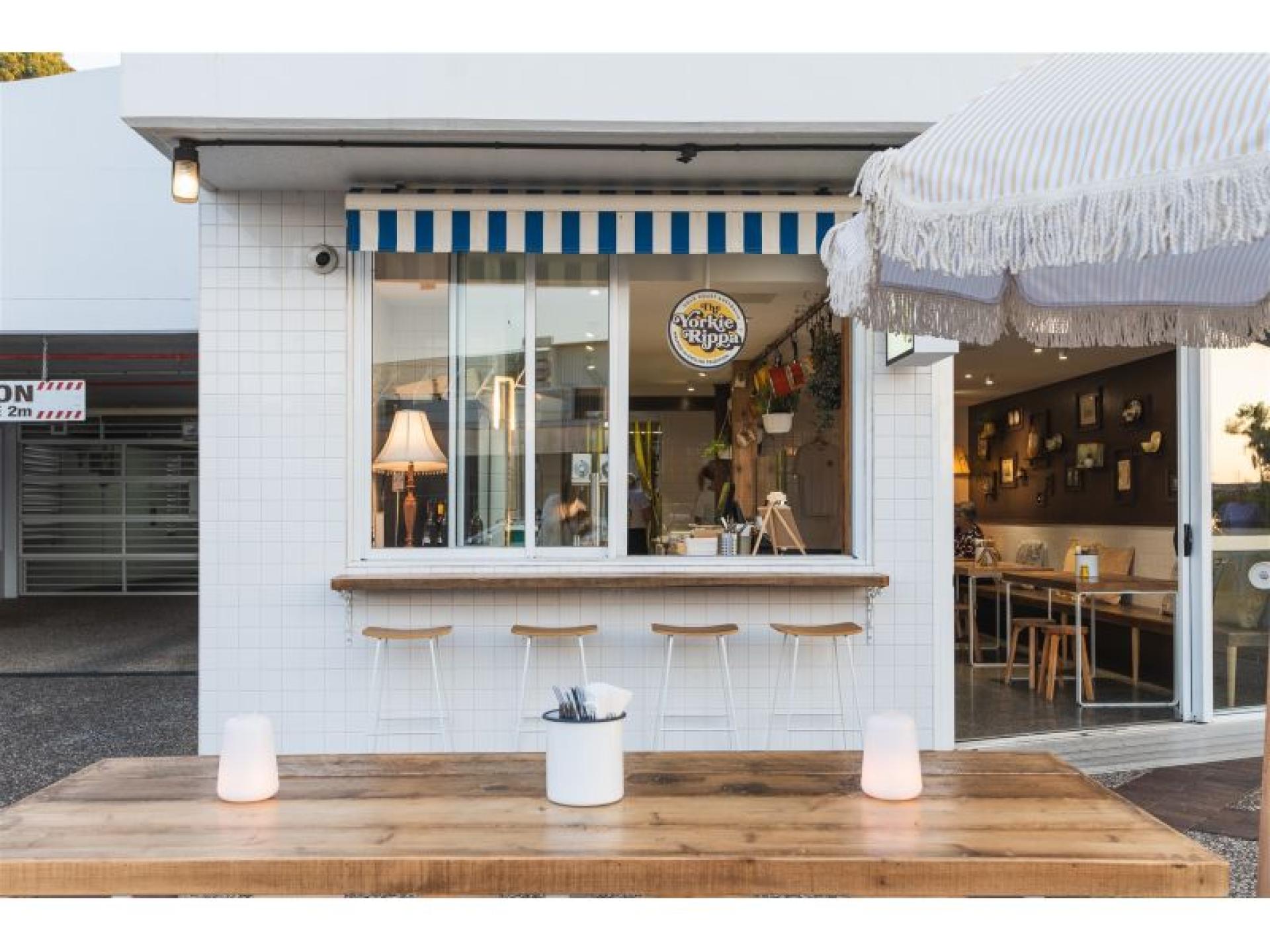 Profitable Restaurant For Sale: 681040 2