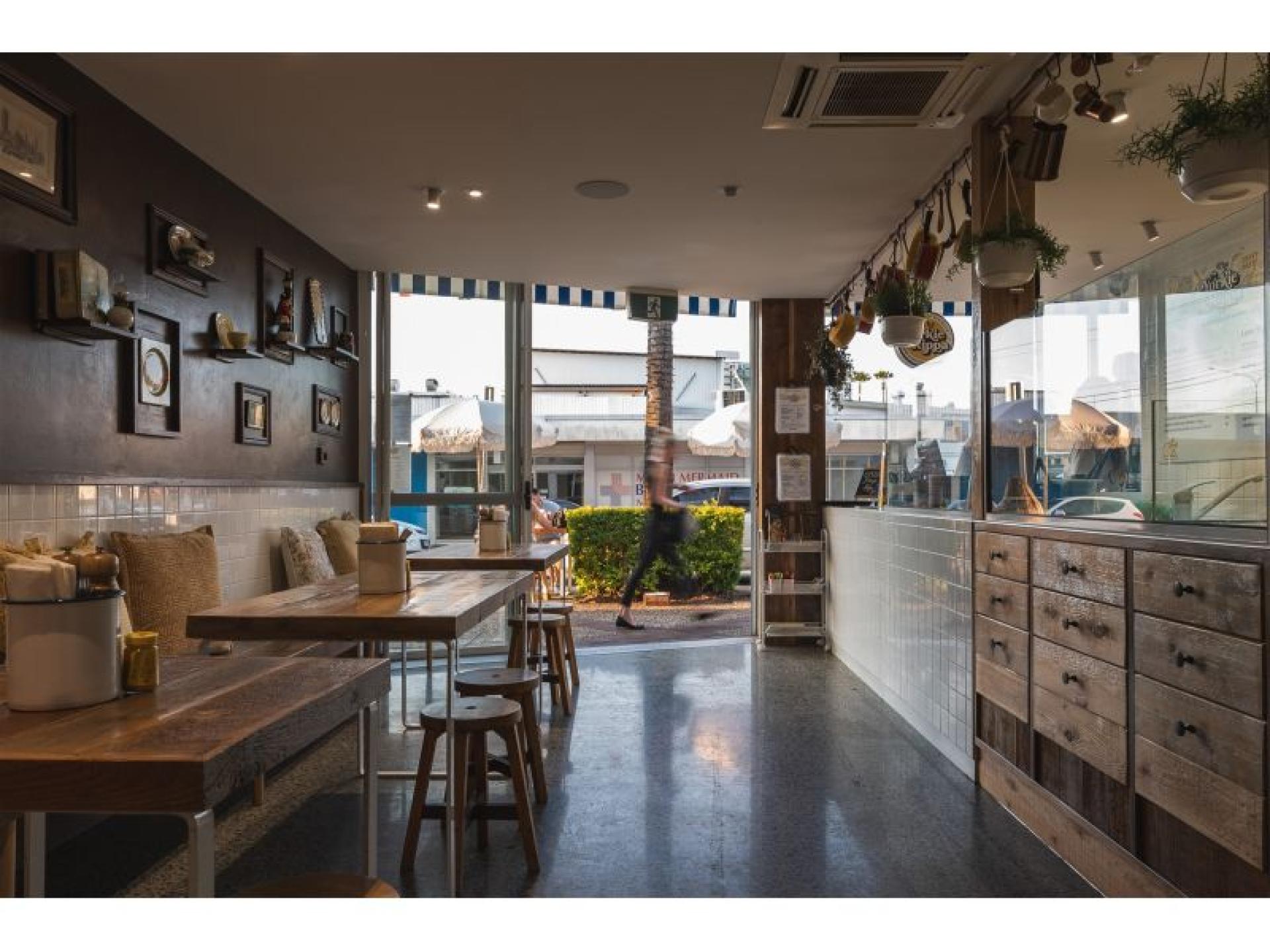 Profitable Restaurant For Sale: 681040 3