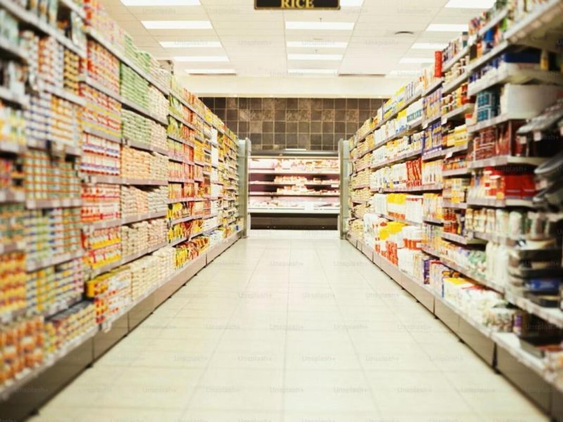 Large Supermarket Franchise Strong 681243 2