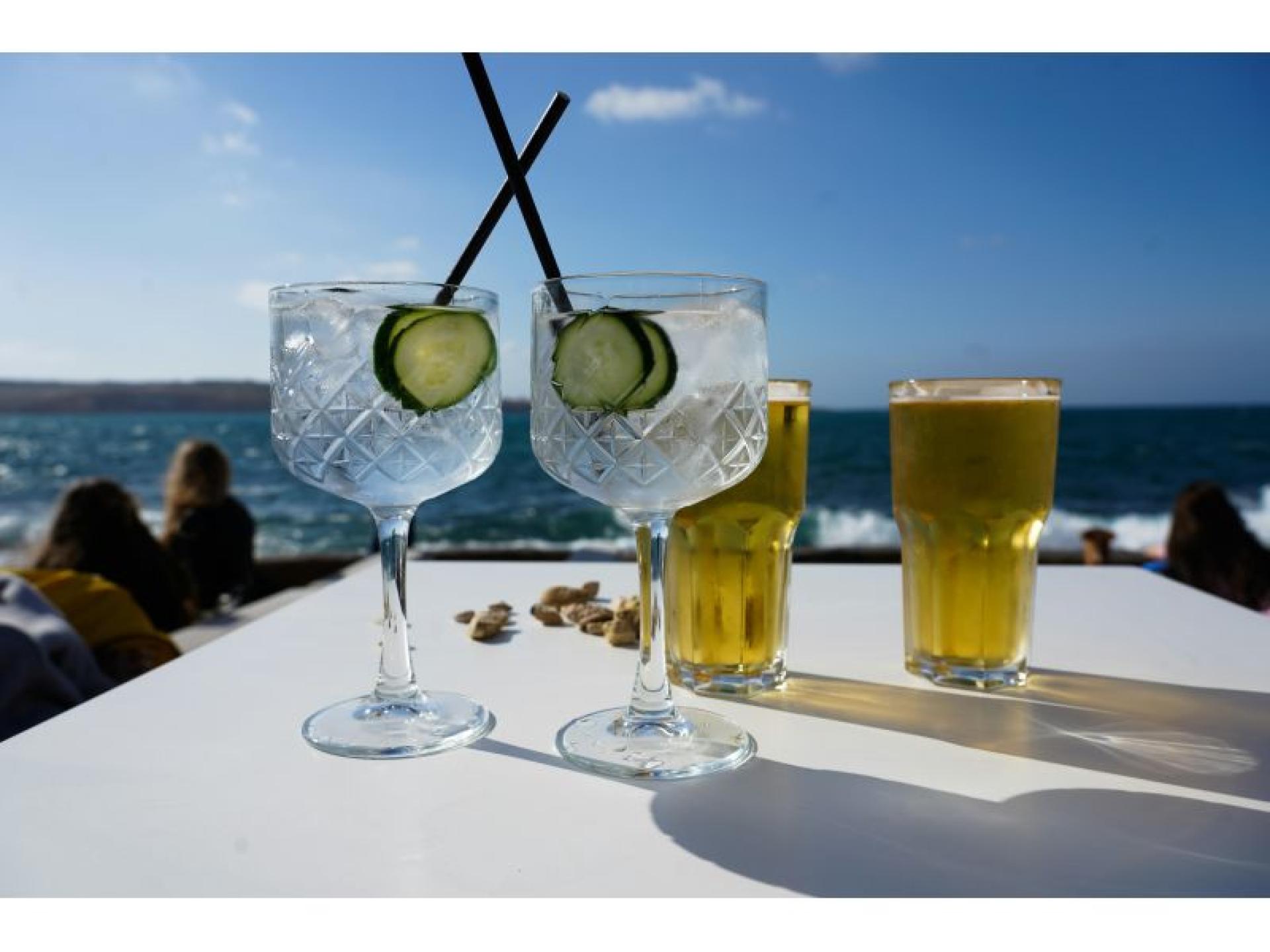 Modern Coastal Bar/dining Venue 681246 1