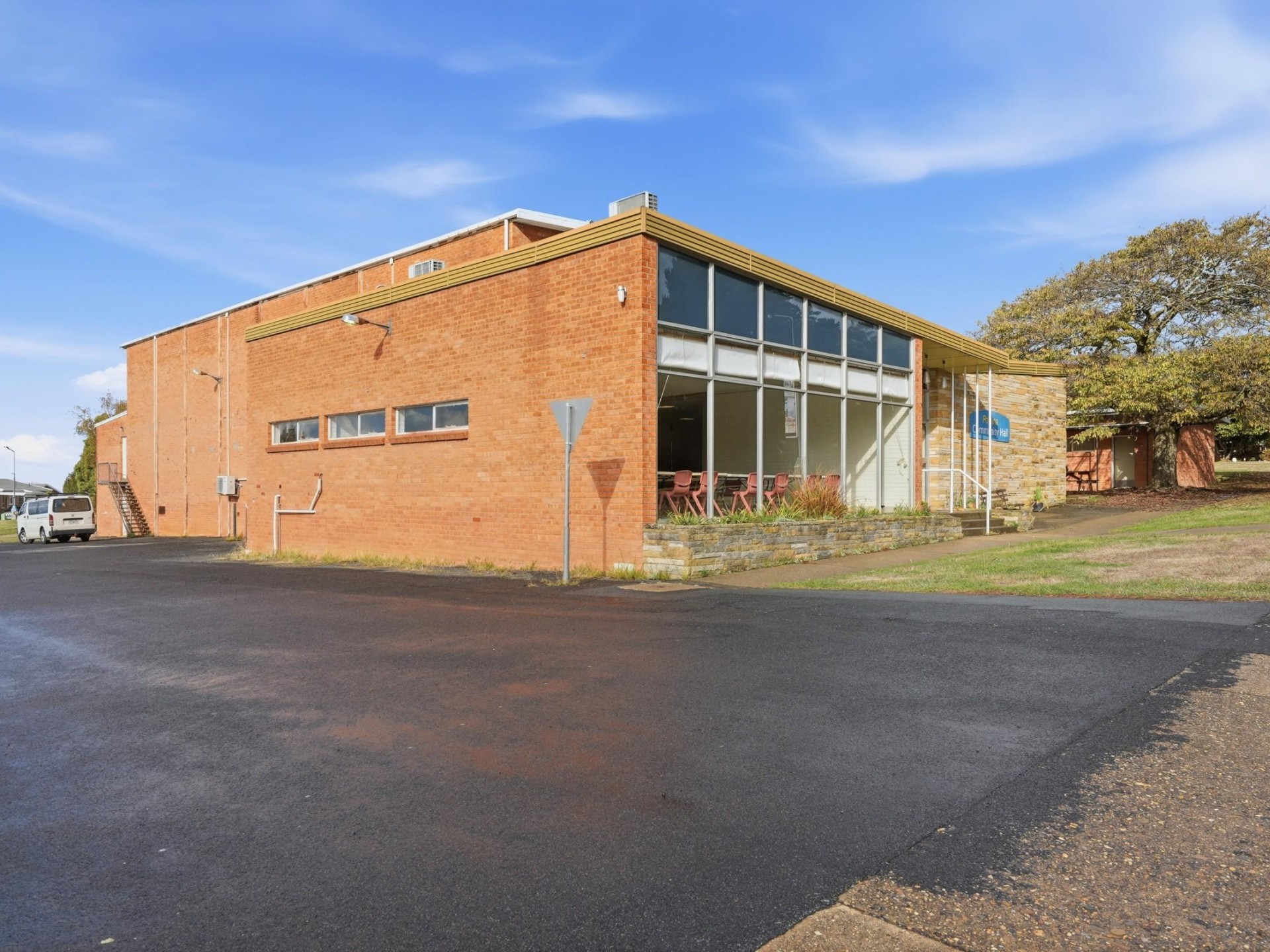 Vacant Community Hall Mutiple 681884 2