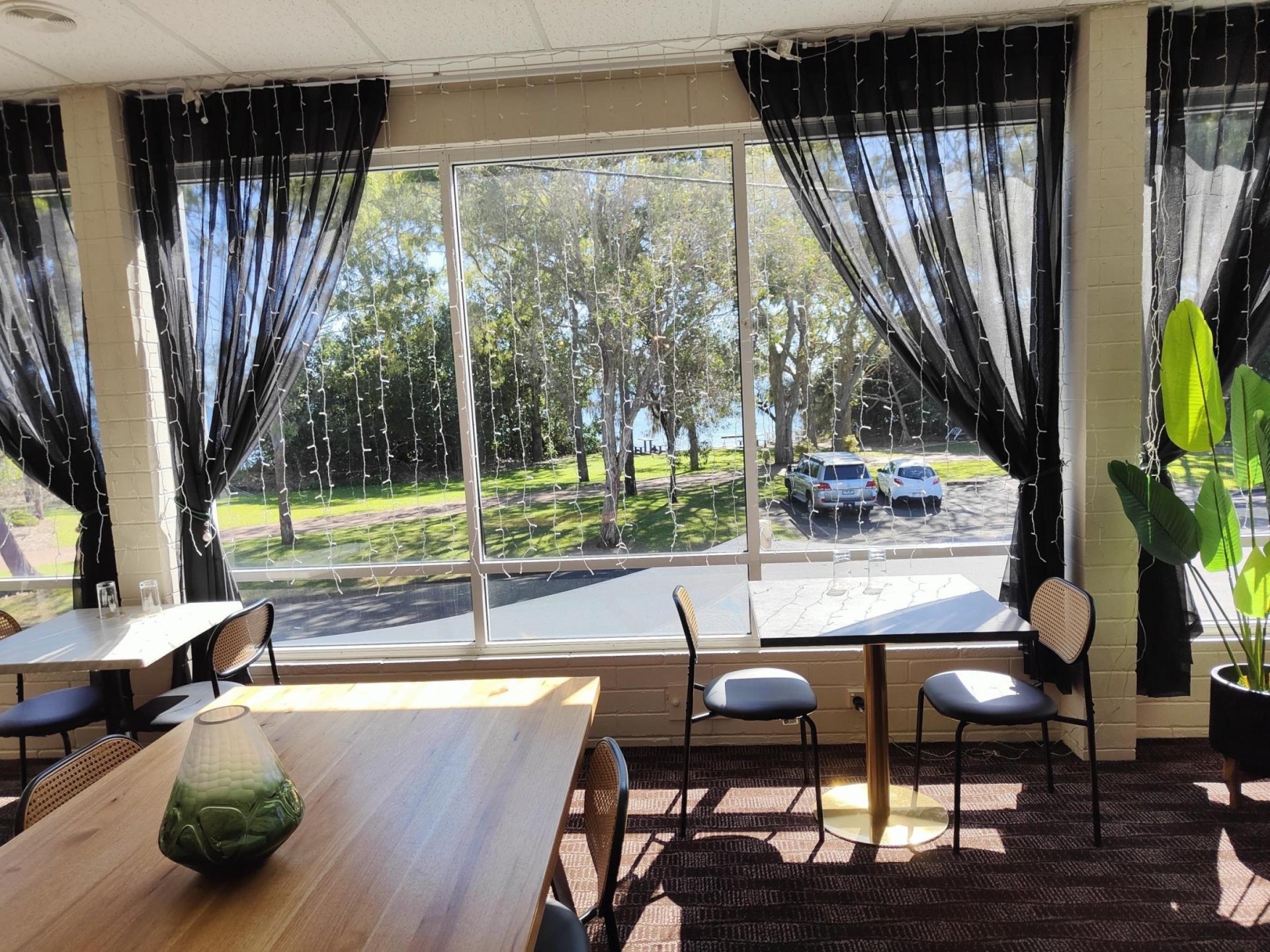 Remarkable Fully Licensed Restaurant 681939 3