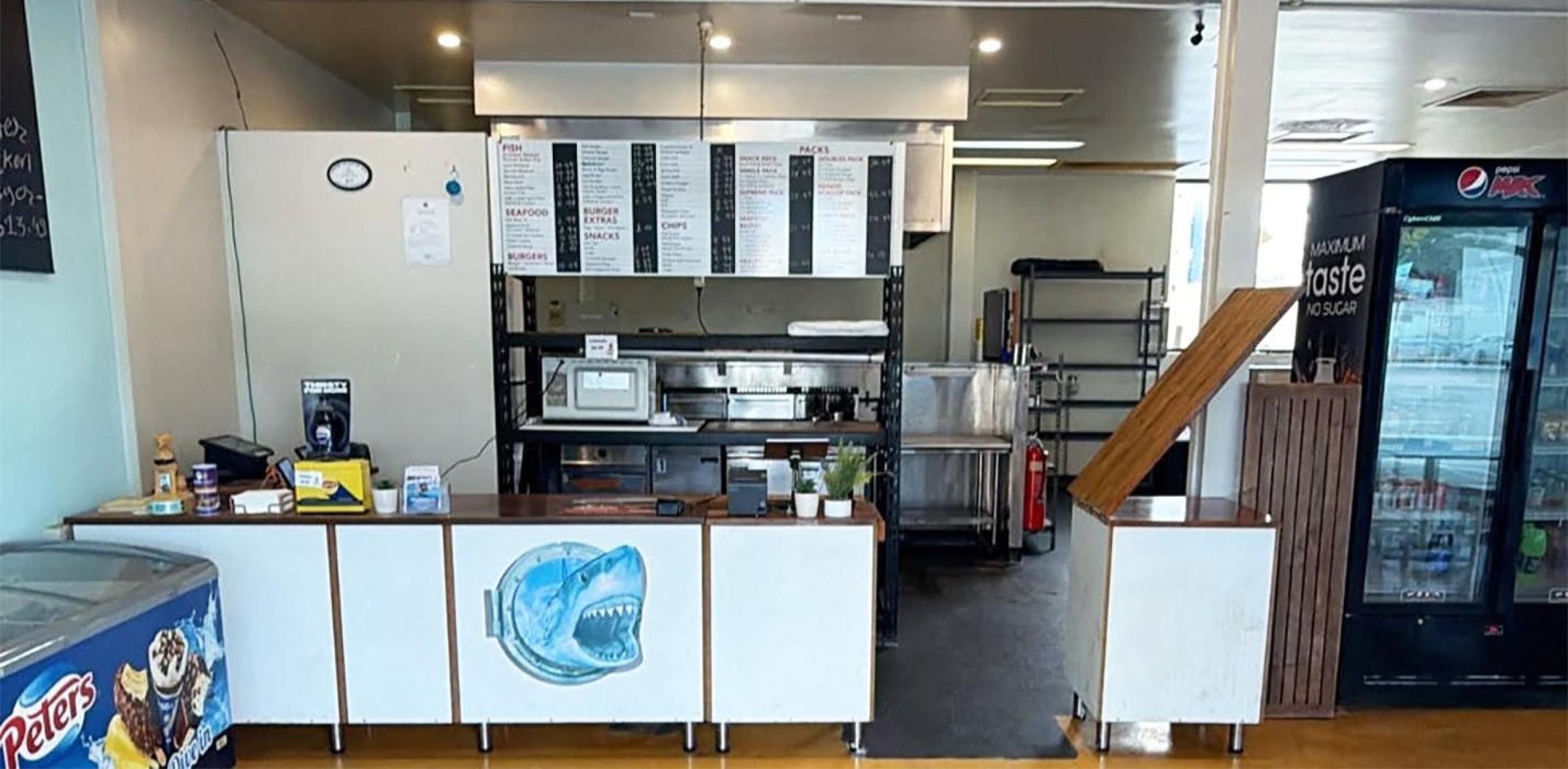 Fish Stop Douglas - 682147 3