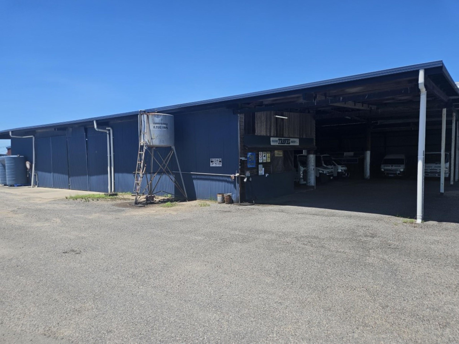 Ingham Freight Company - 682151 2
