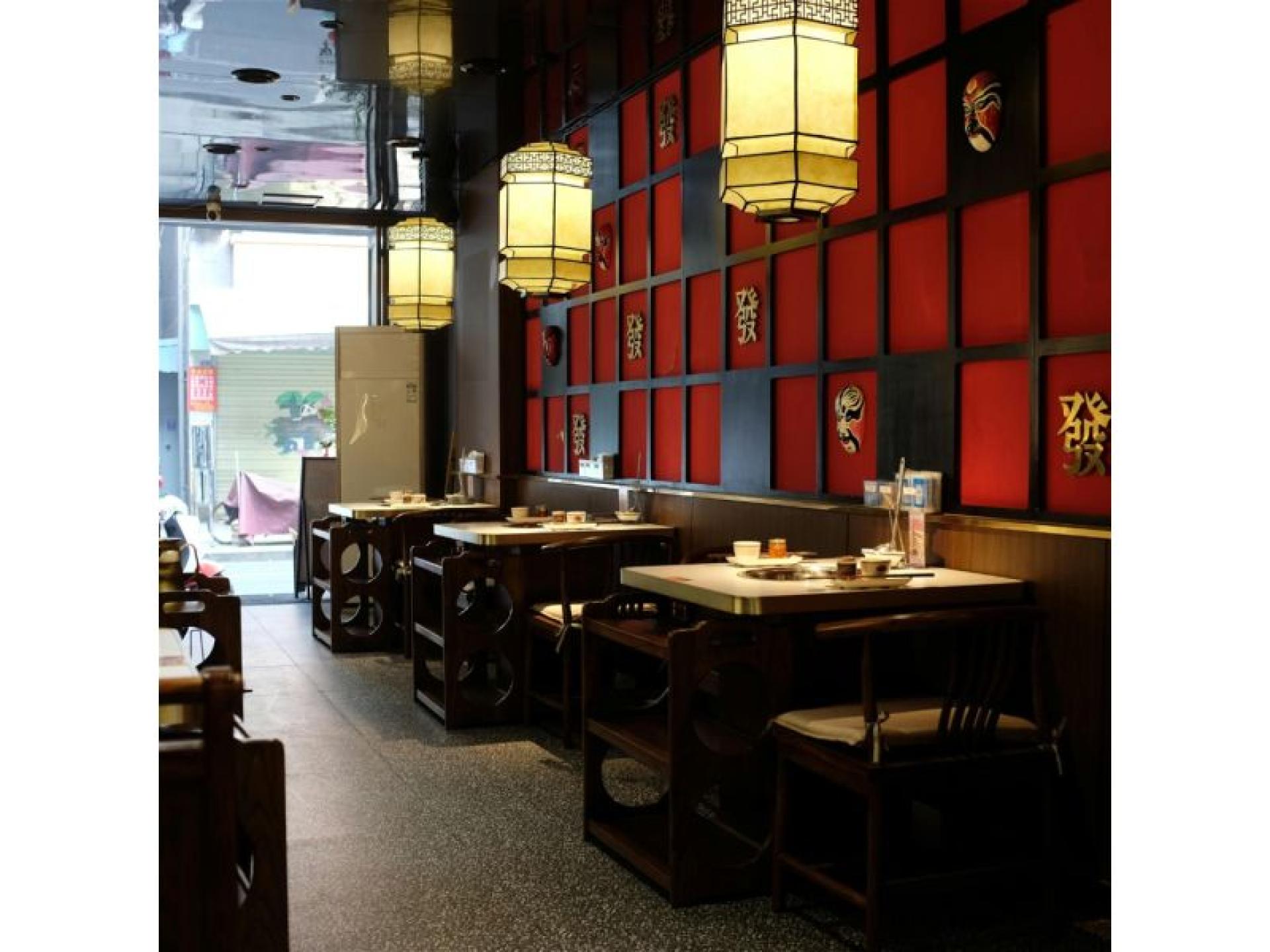Sushi Train - Busy 682157 2