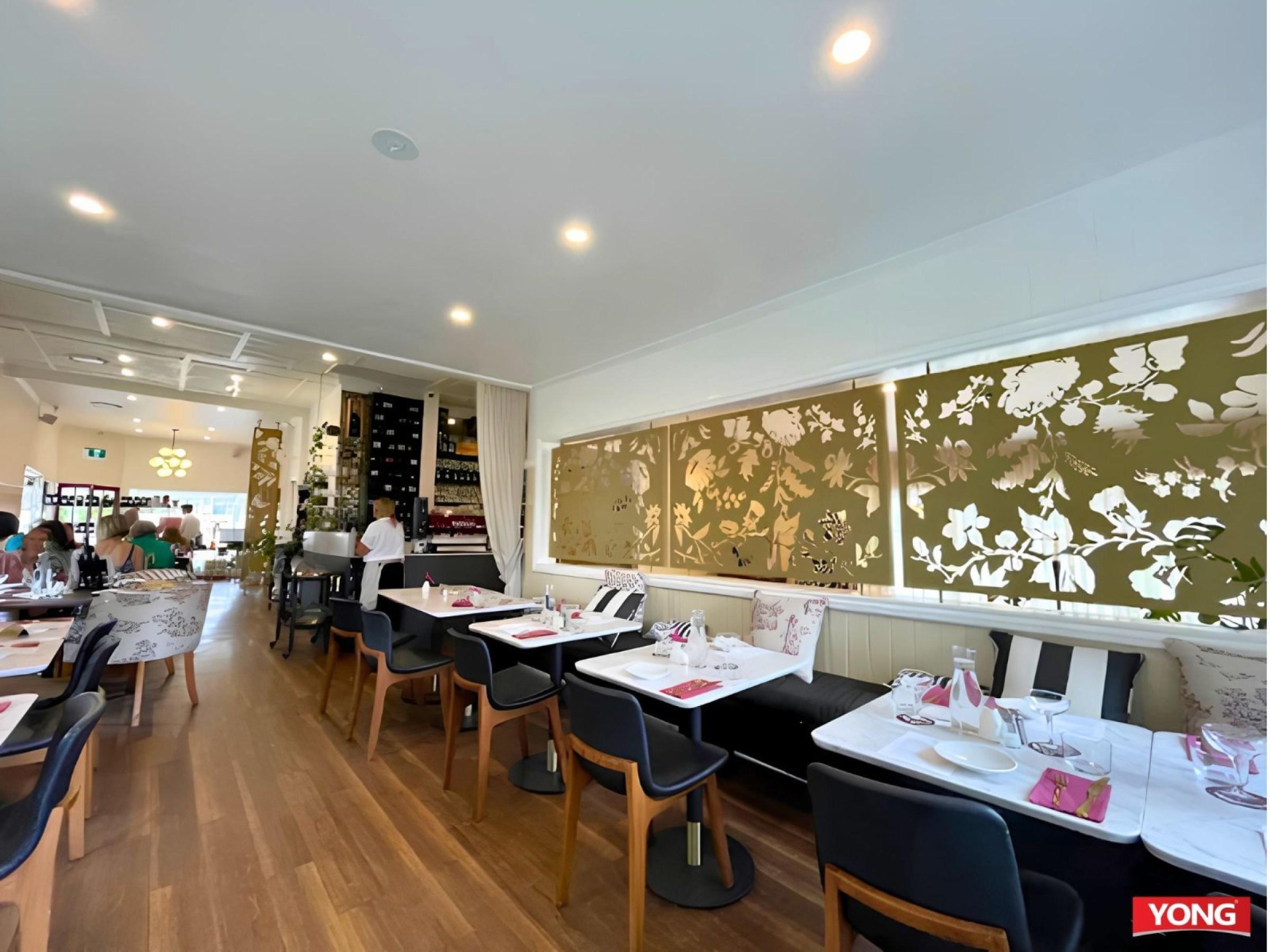 Boutique Hospitality Icon - 682173 3