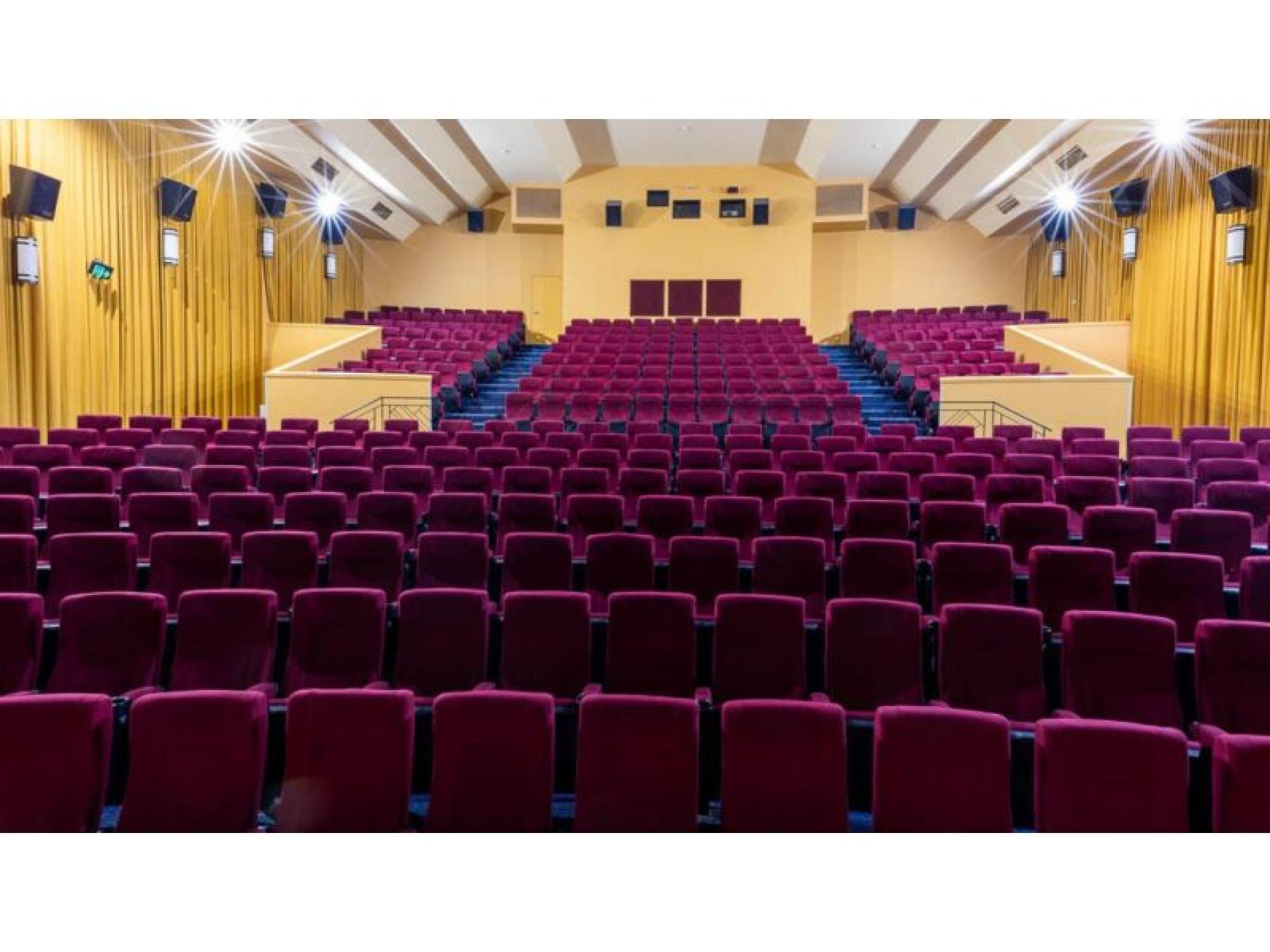 Iconic Regional Entertainment Asset 682324 2