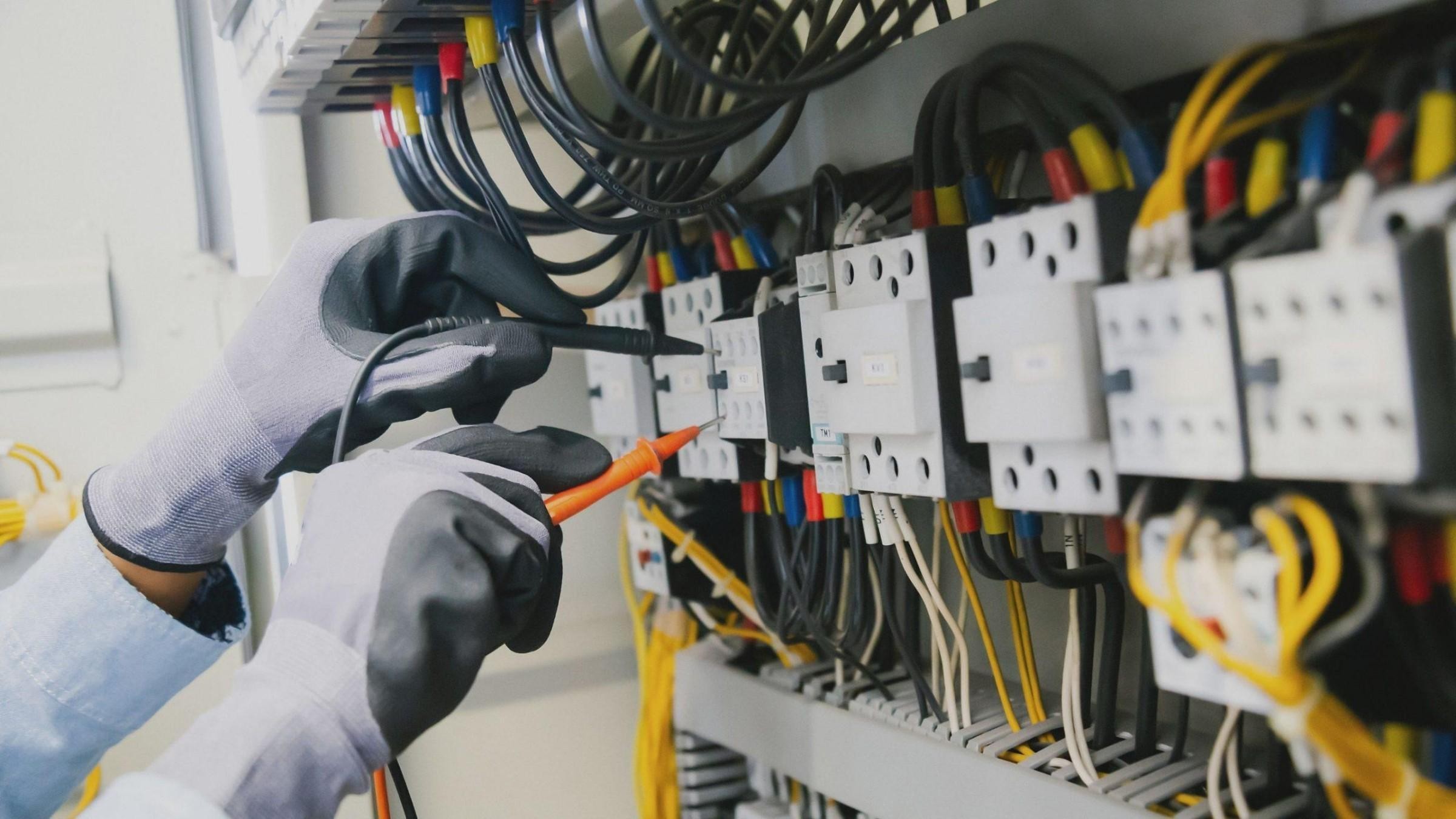 Long Established Electrical & 682426 3