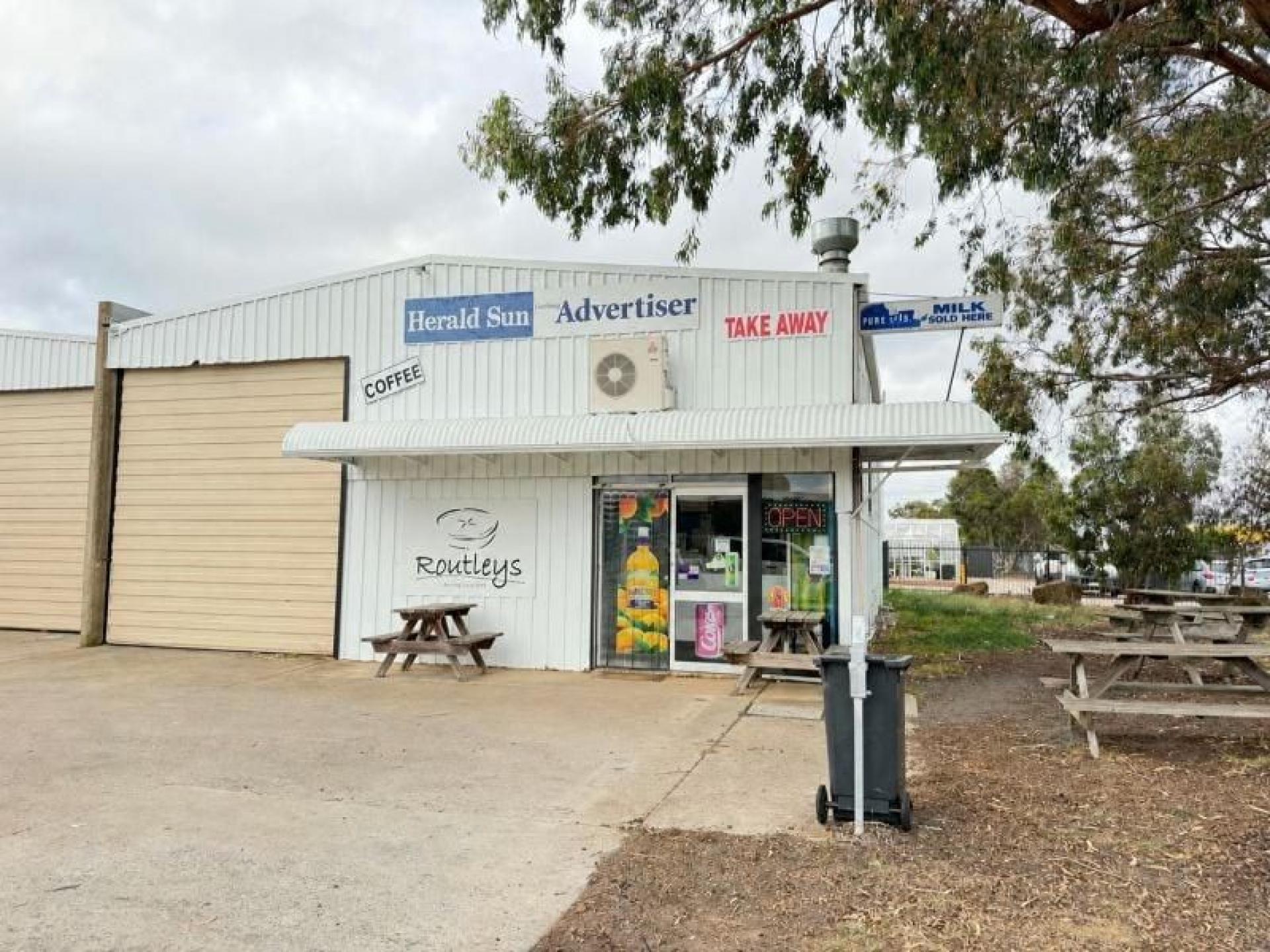 Established Family-owned Takeaway Business 682528 2