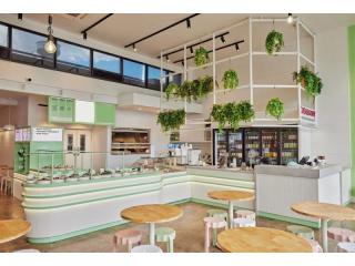 Iconic Seafood / Burger / Yoghurt & Gelato Restaurant