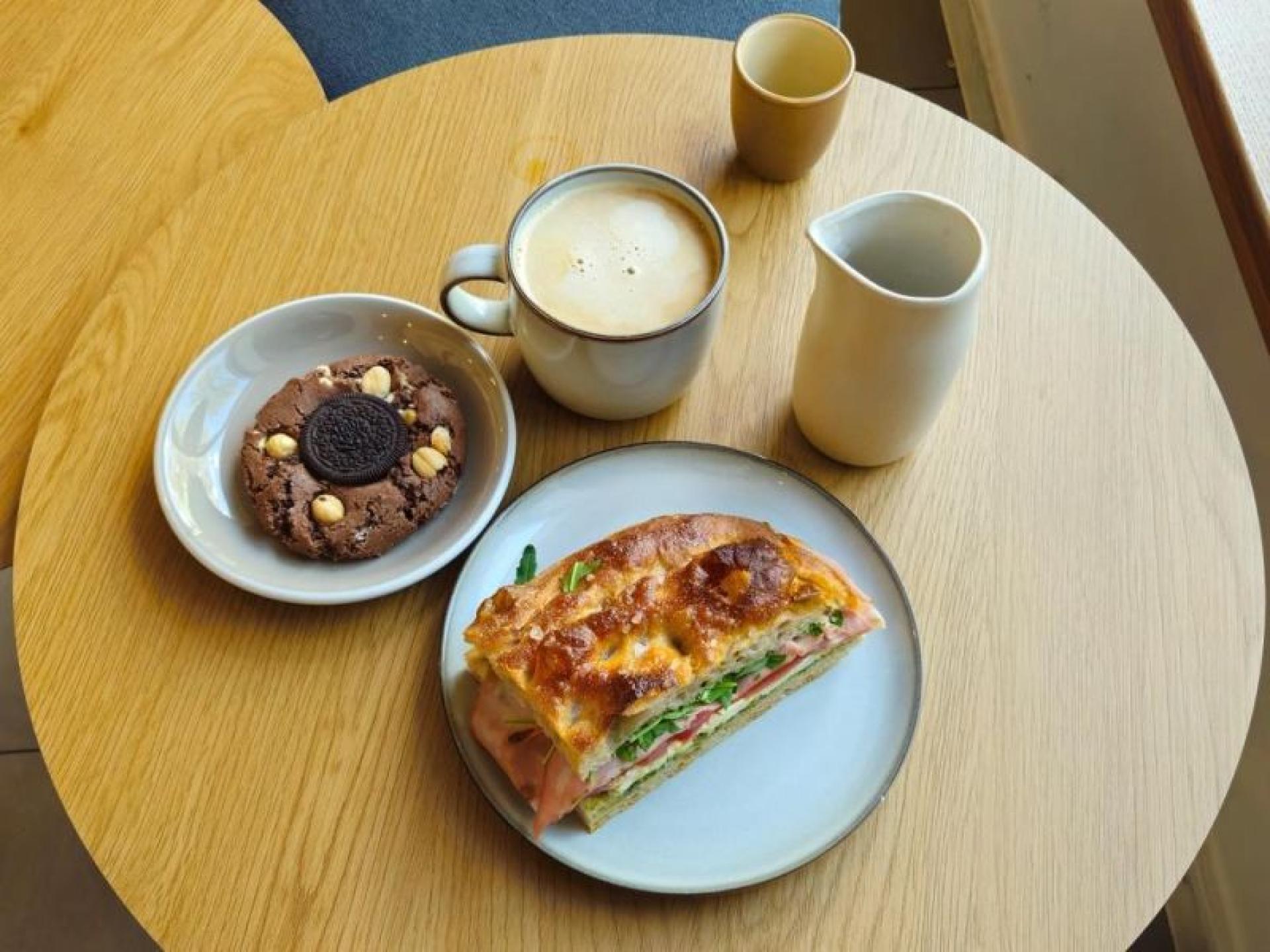 Established Local CafÉ | 683081 1