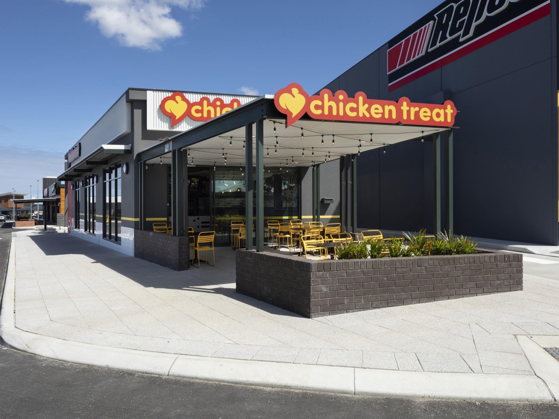 Chicken Treat Forrestdale 683113 2