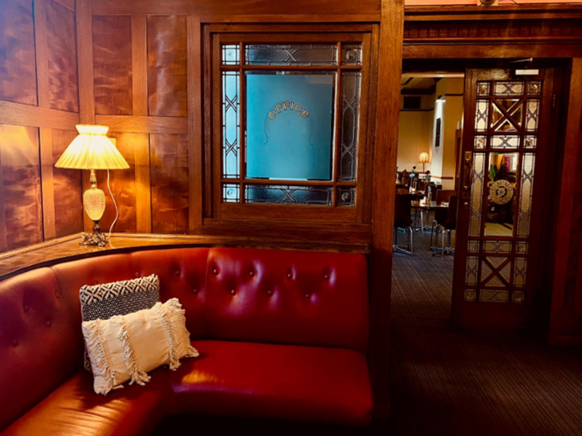 Royal Hotel Horsham – 683251 2
