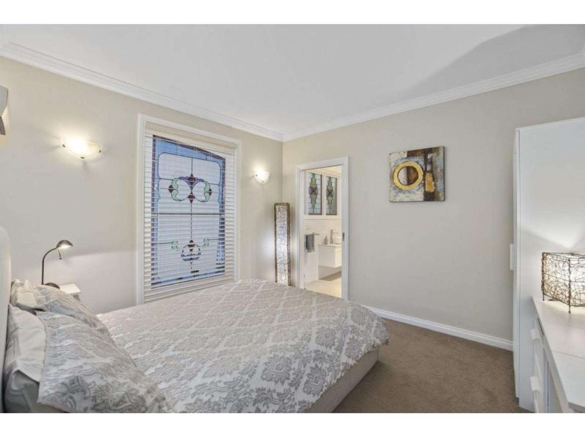 Freehold Vacant Possession - 683311 3