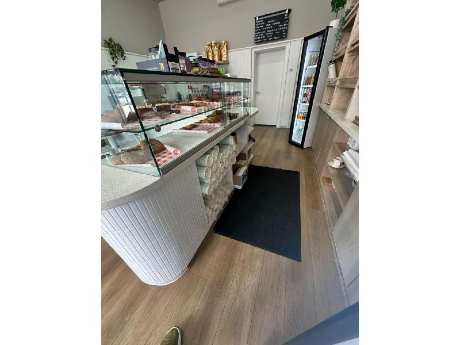 Newly Renovated Cafe & 683372 2
