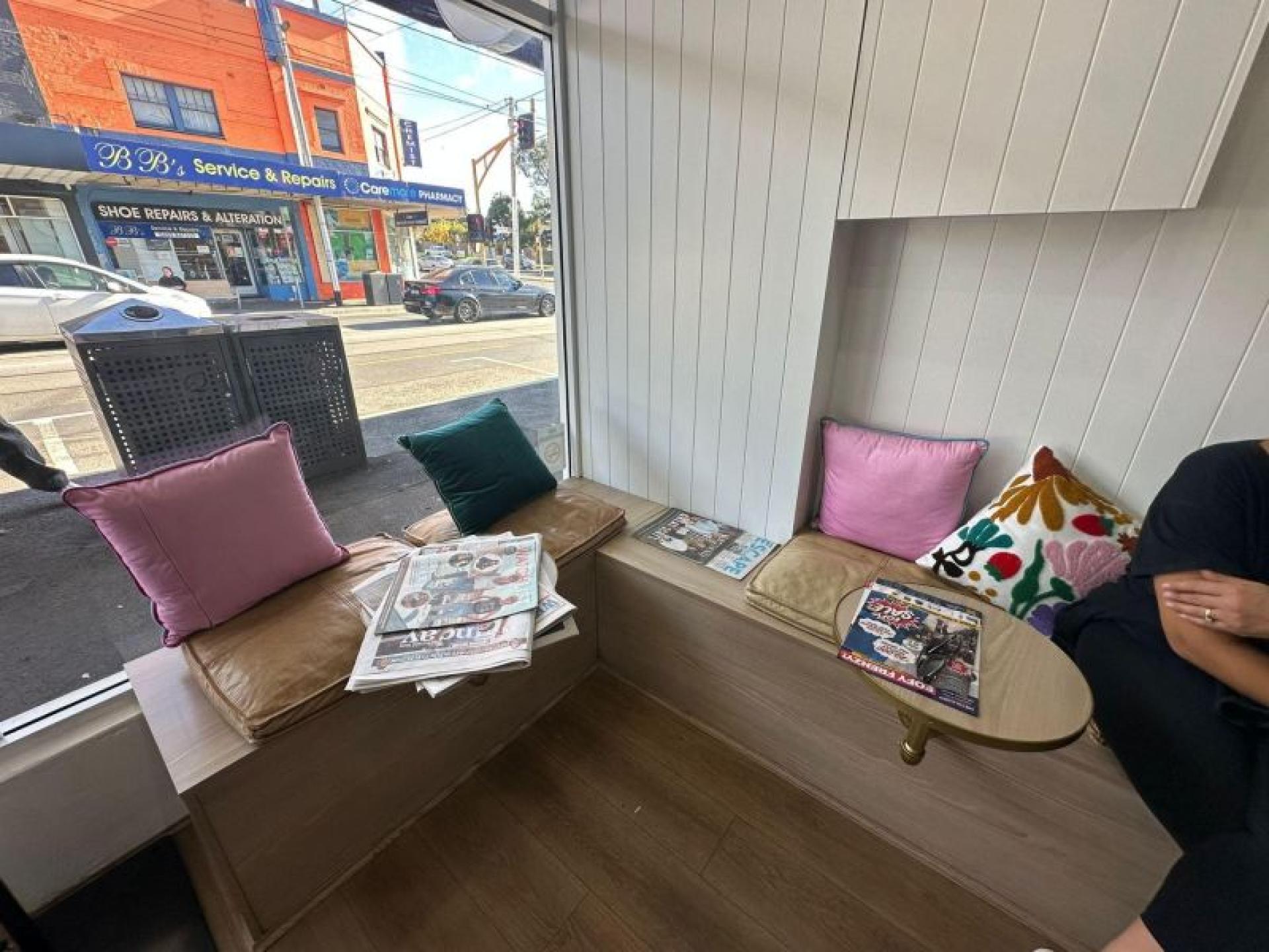 Newly Renovated Cafe & 683372 3