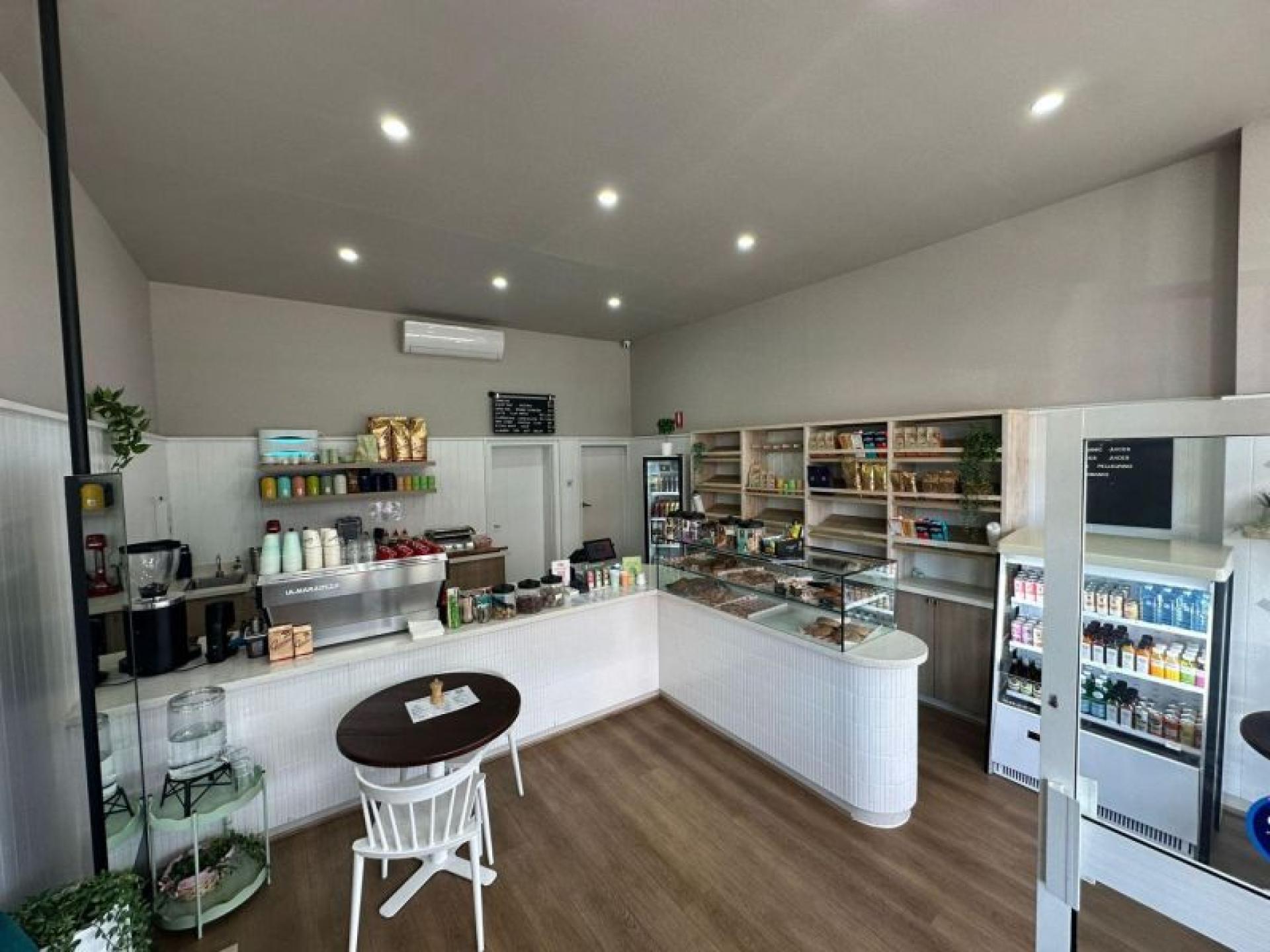 Newly Renovated Cafe & 683372 1