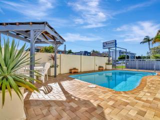 Beachside Accommodation Complex | Six Apartments | Development Potential (STCA) - 2904MF