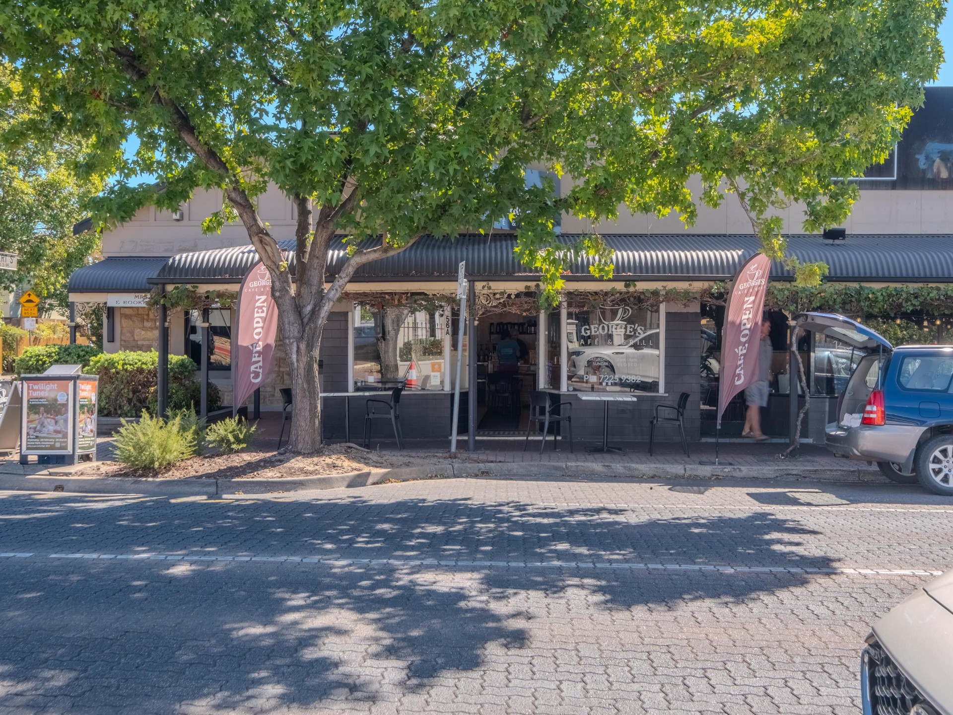 Well-known Adelaide Café & 684080 2