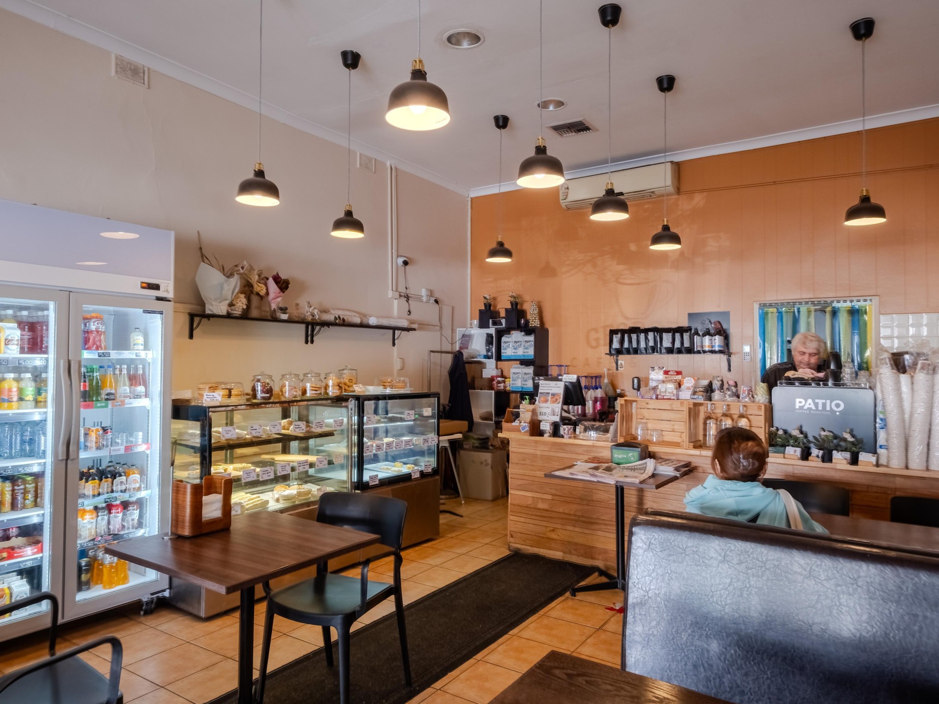 Well-known Adelaide Café & 684080 3