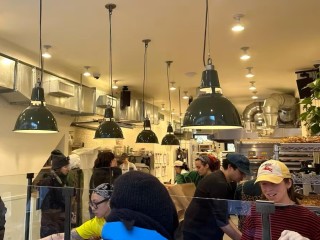 EASY-TO-RUN CAFE IN PRIME LOCATION – NO EXPERIENCE NEEDED
