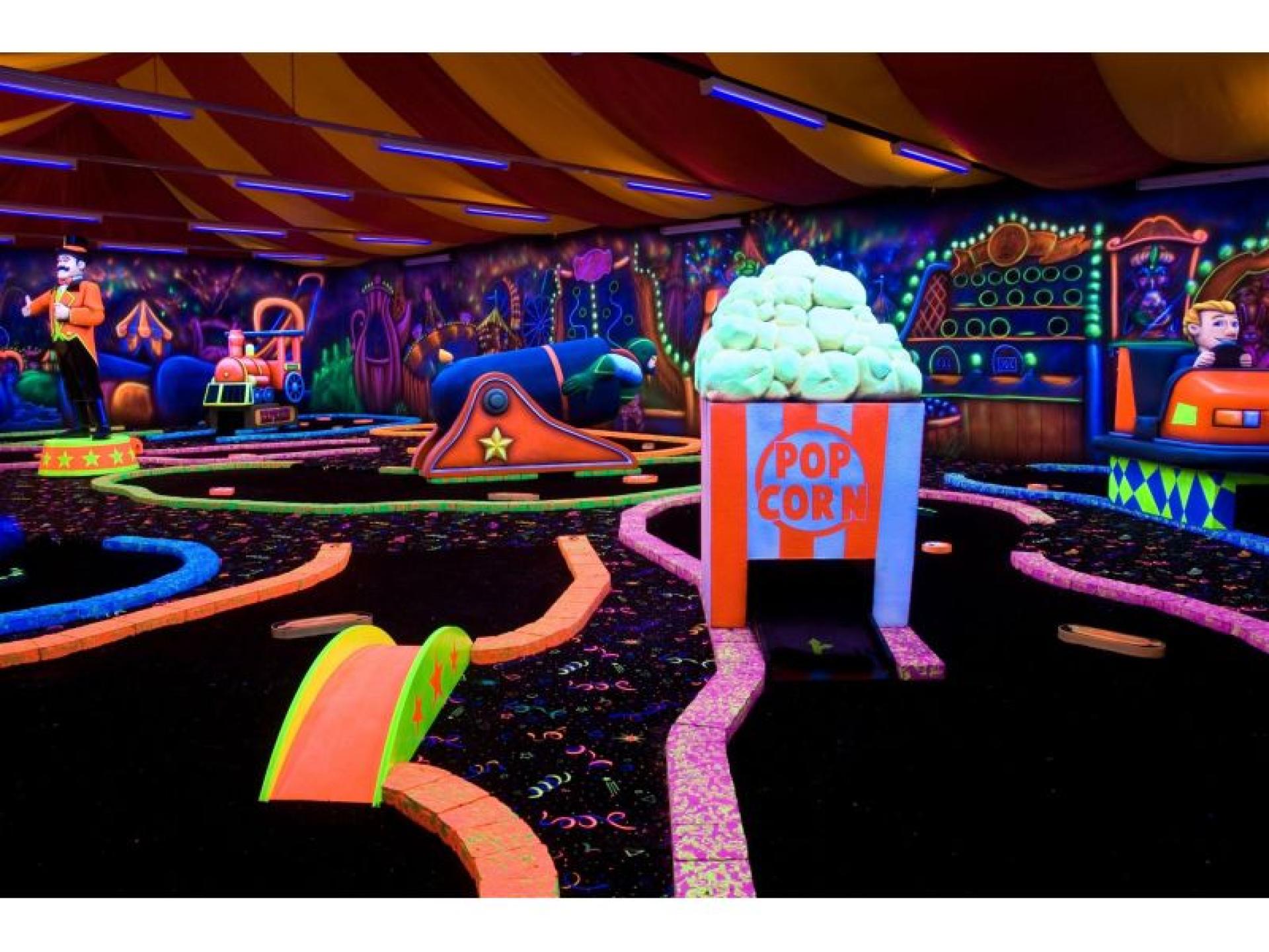 Indoor Entertainment Centre 684239 2