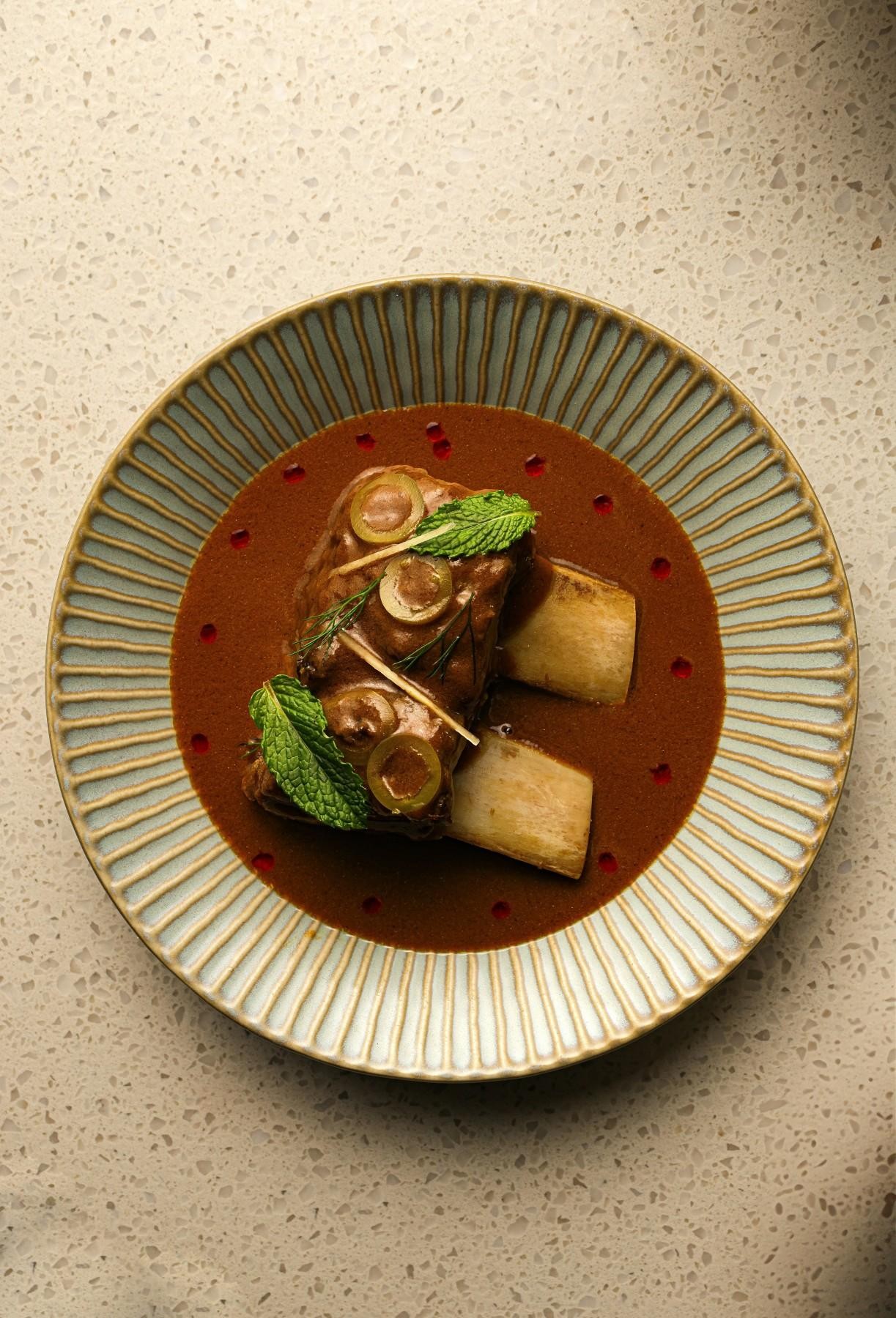 Fully Equipped Fine Restaurant 684302 1