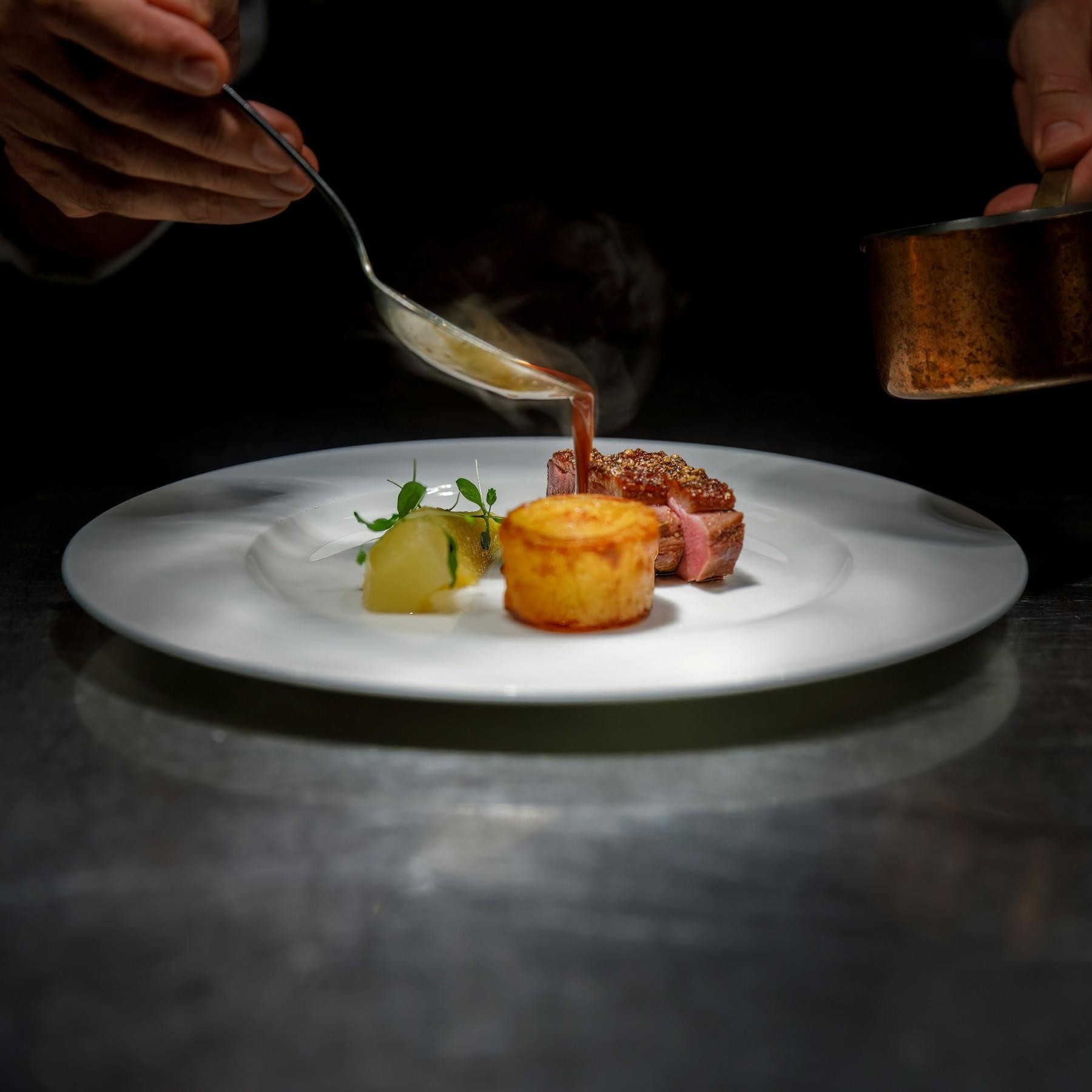 Fully Equipped Fine Restaurant 684302 3