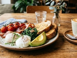 6 DAY CLOSED SUNDAY DAYTIME CAFE INNER N/EAST SUB T.O. $18,000PW 25-26kgs COFFEE PW - $375,000 + SAV