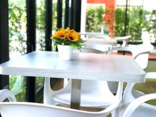 Premium City-Fringe Café | Strong Coffee Trade | 5-Day Lifestyle Business