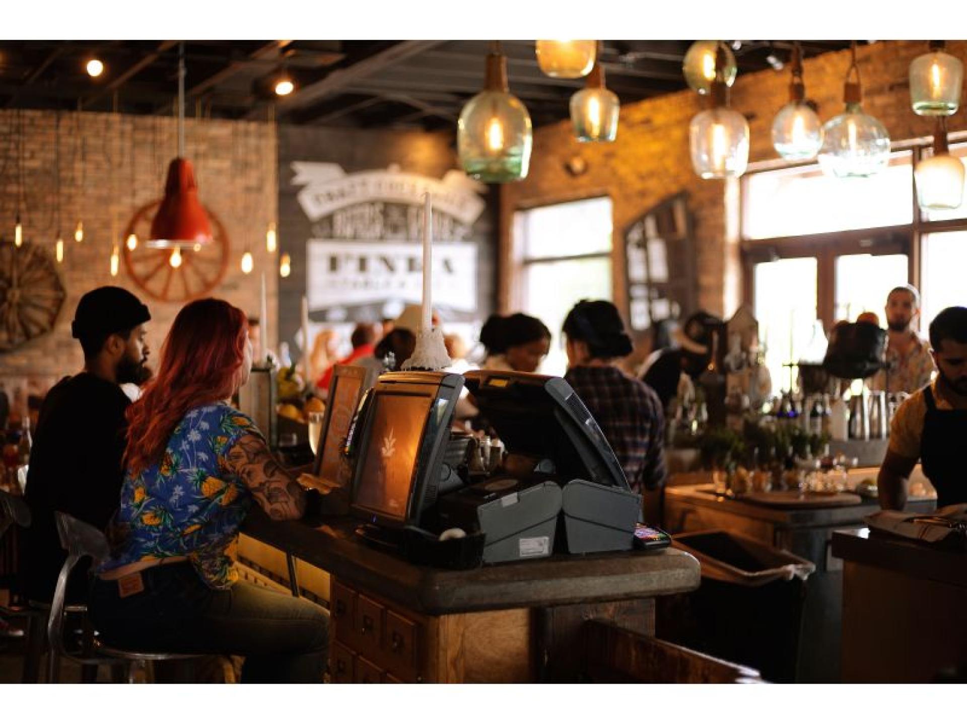 Fully Licensed Bar & 684557 2