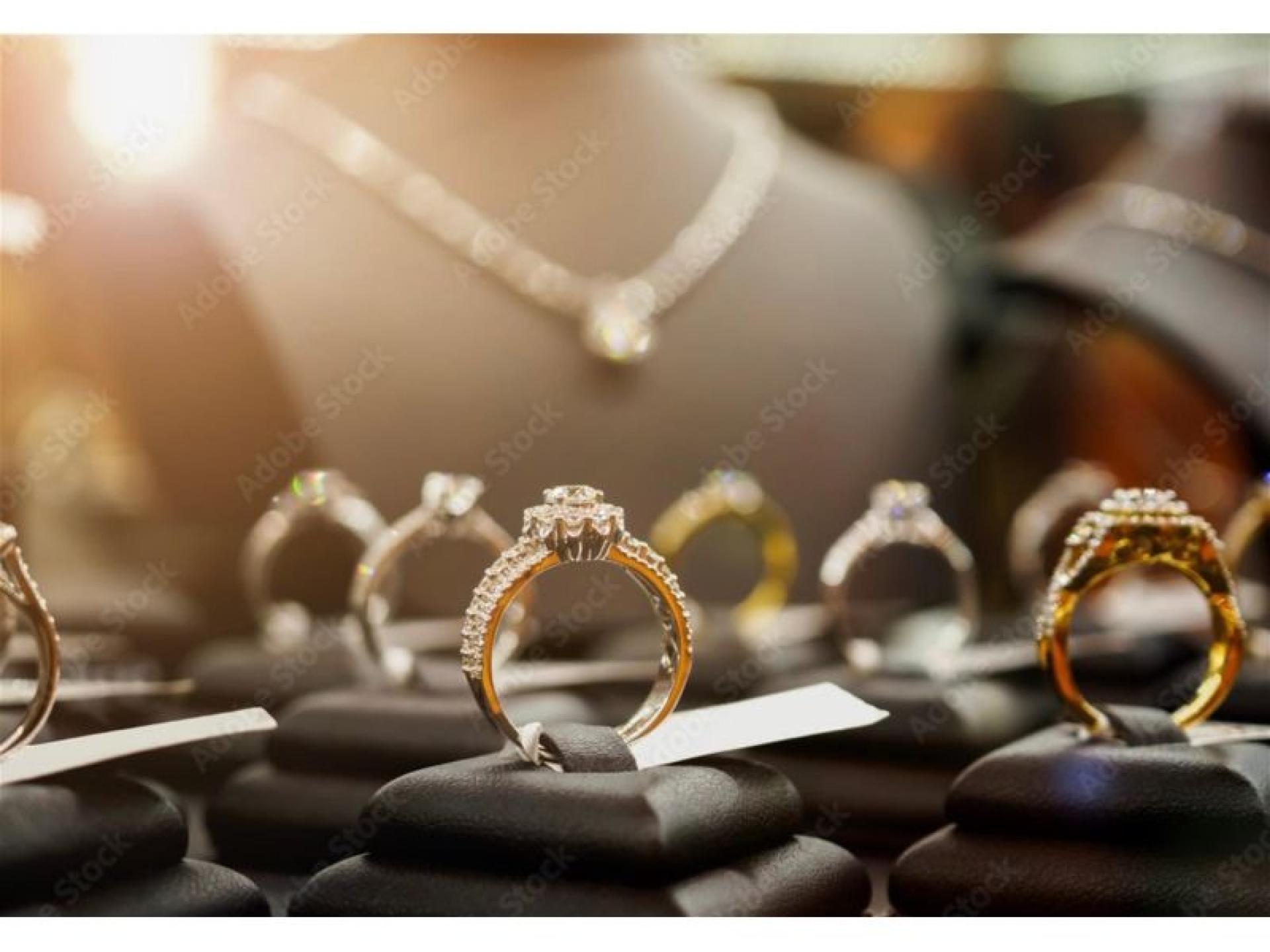 Well Established Jewellers - 684590 3