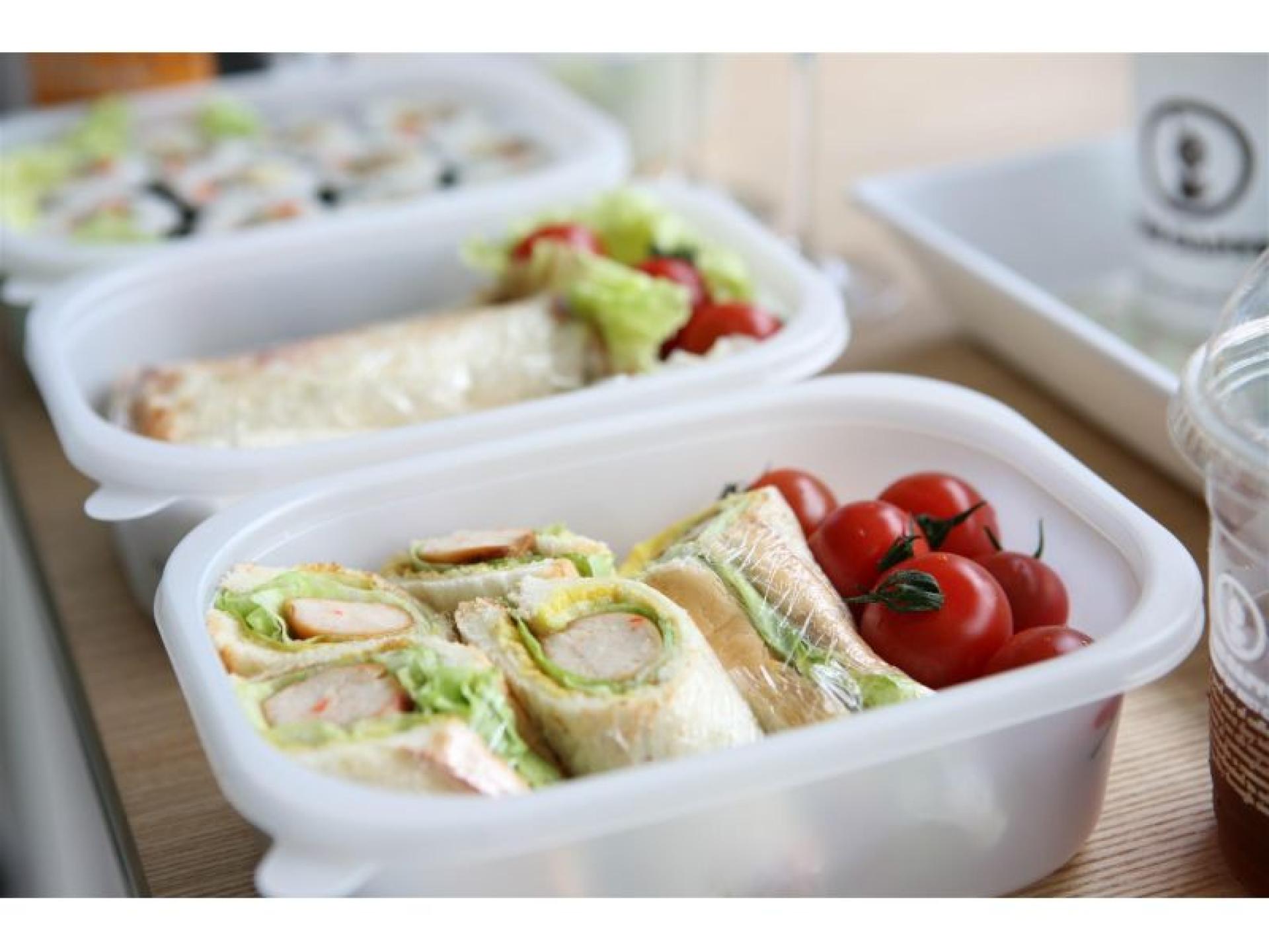 Prestigious 5-day Lunch Bar 684927 3