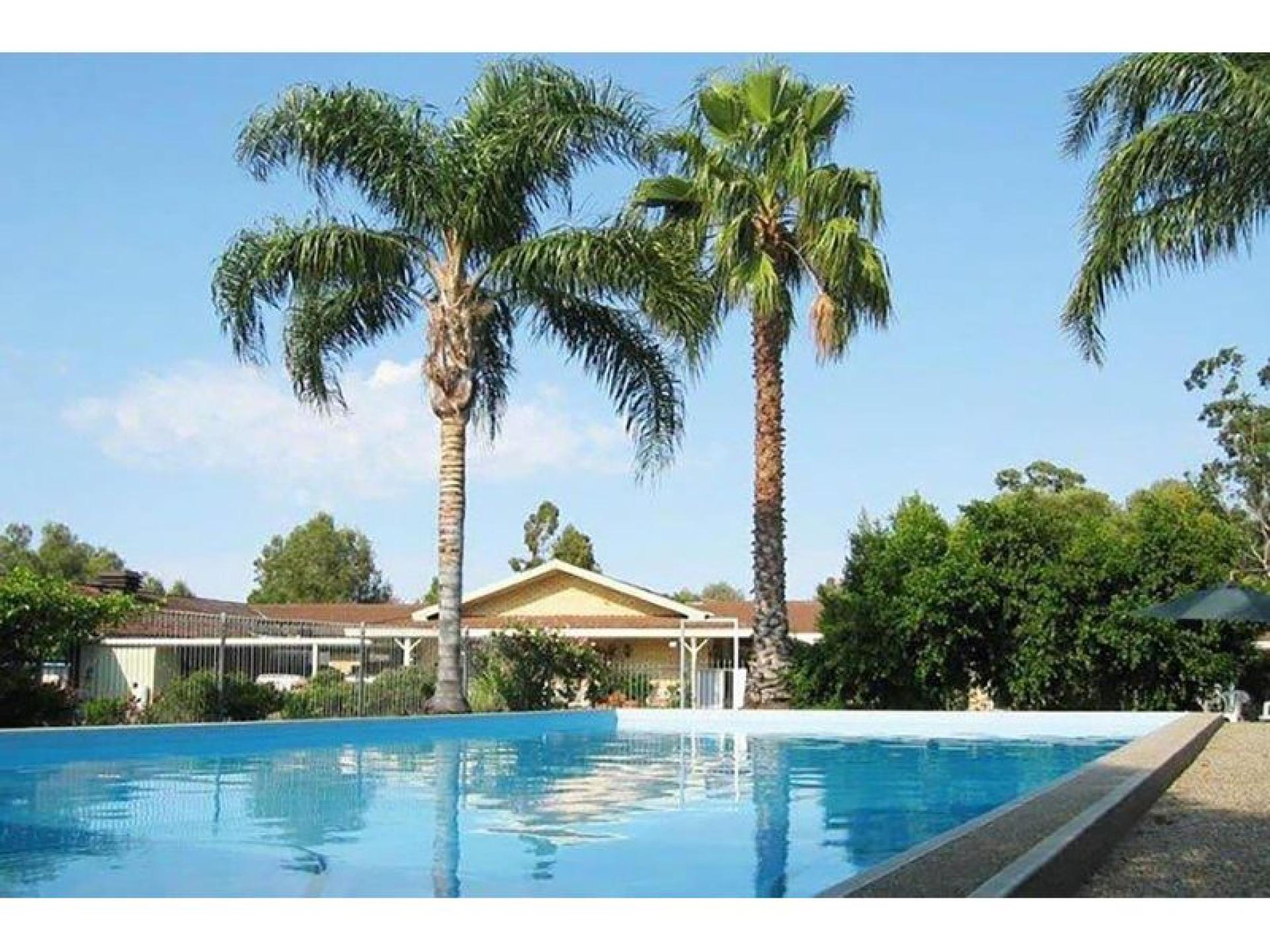 Exceptional Rare Opportunity 74-room 685242 2